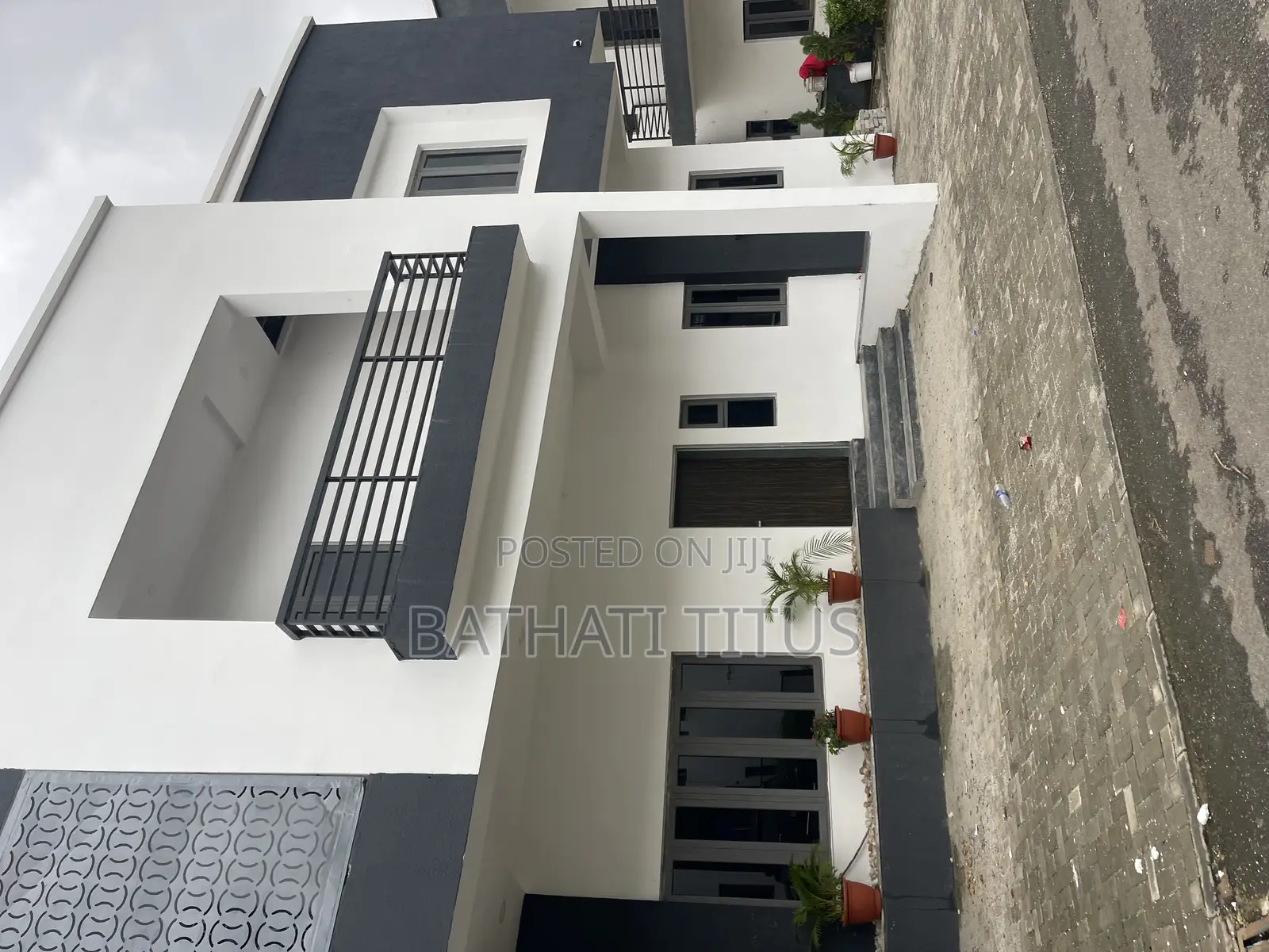 5bdrm Duplex in Uppertec Estate Life for rent in Life Camp