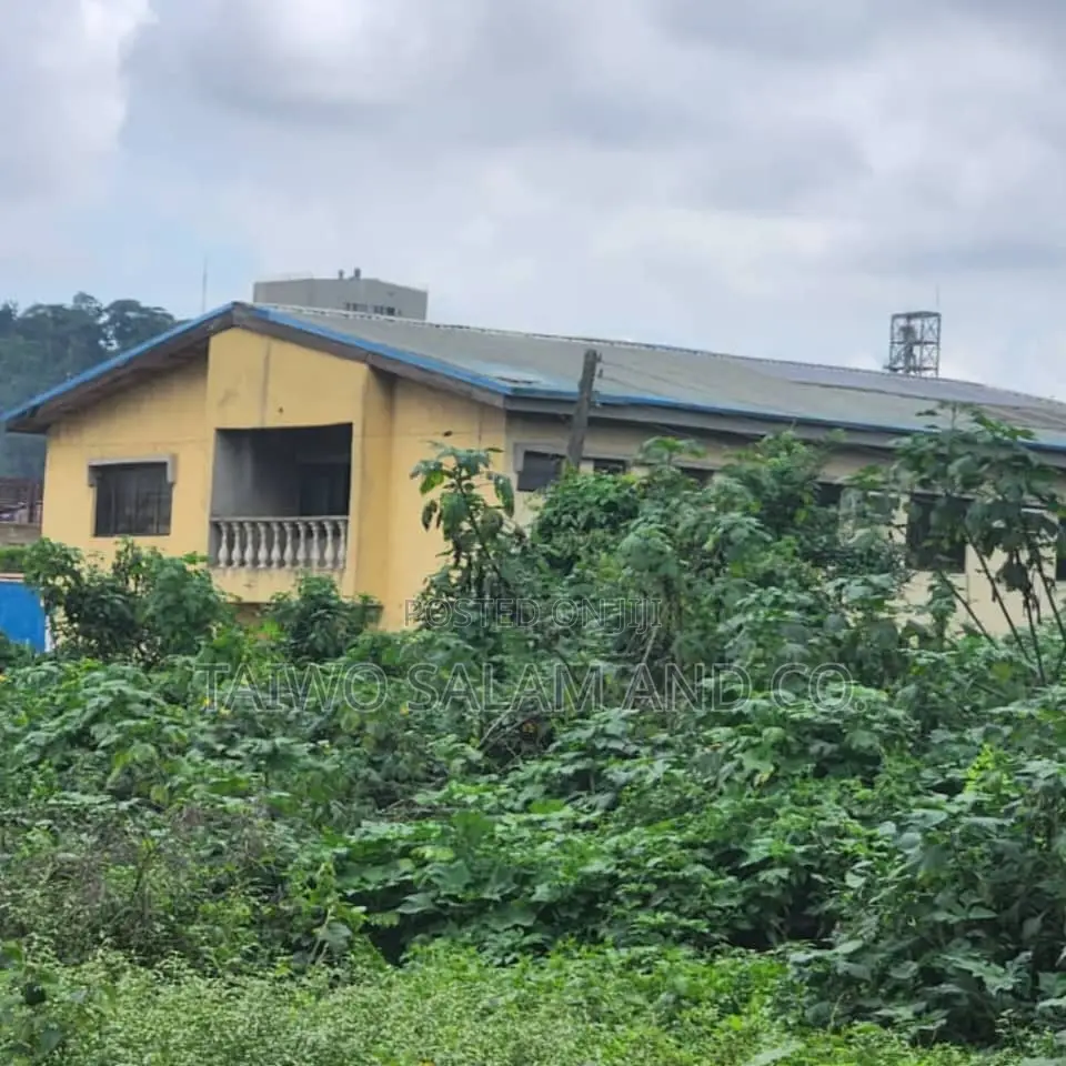 1 Acre Industrial Land Podo Area Along Old Lagos Ibadan in CHallenge / Ibadan