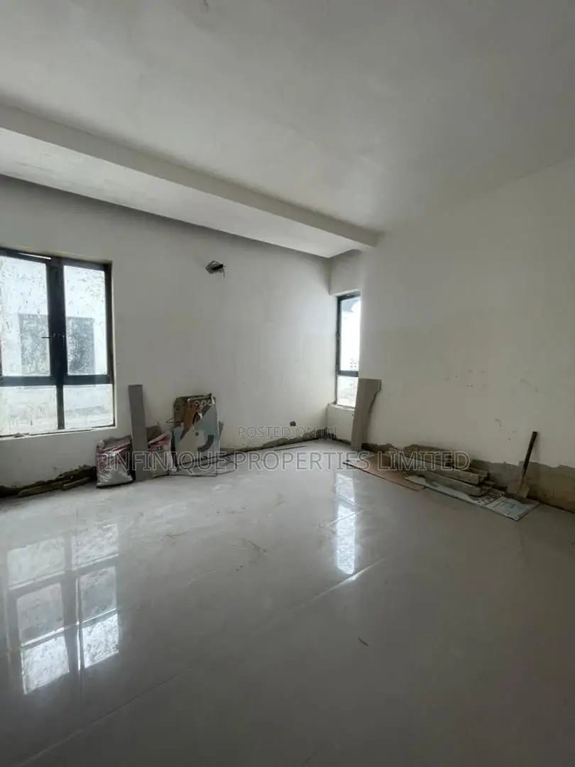 2bdrm Apartment In Lekki Phase 1 For Sale in Lekki Phase 1
