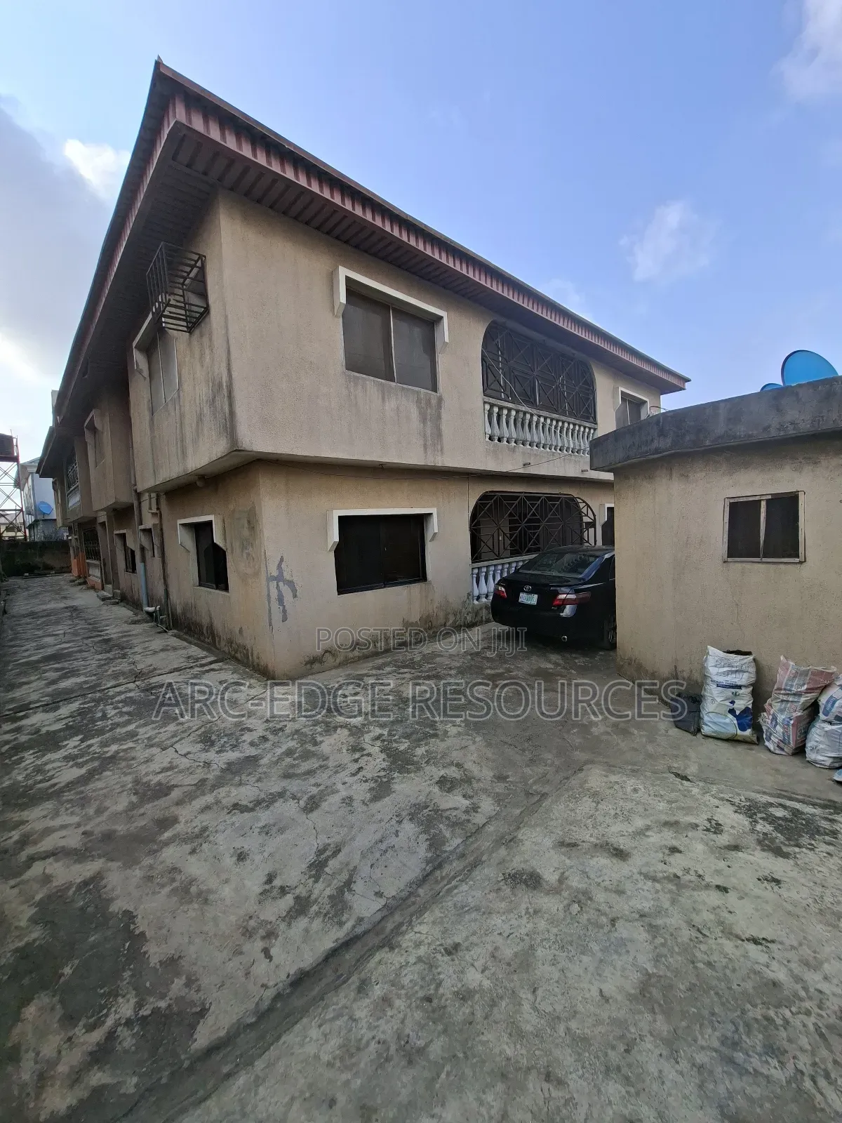 3bdrm Block of Flats in Ago Palace for sale in Ago Palace