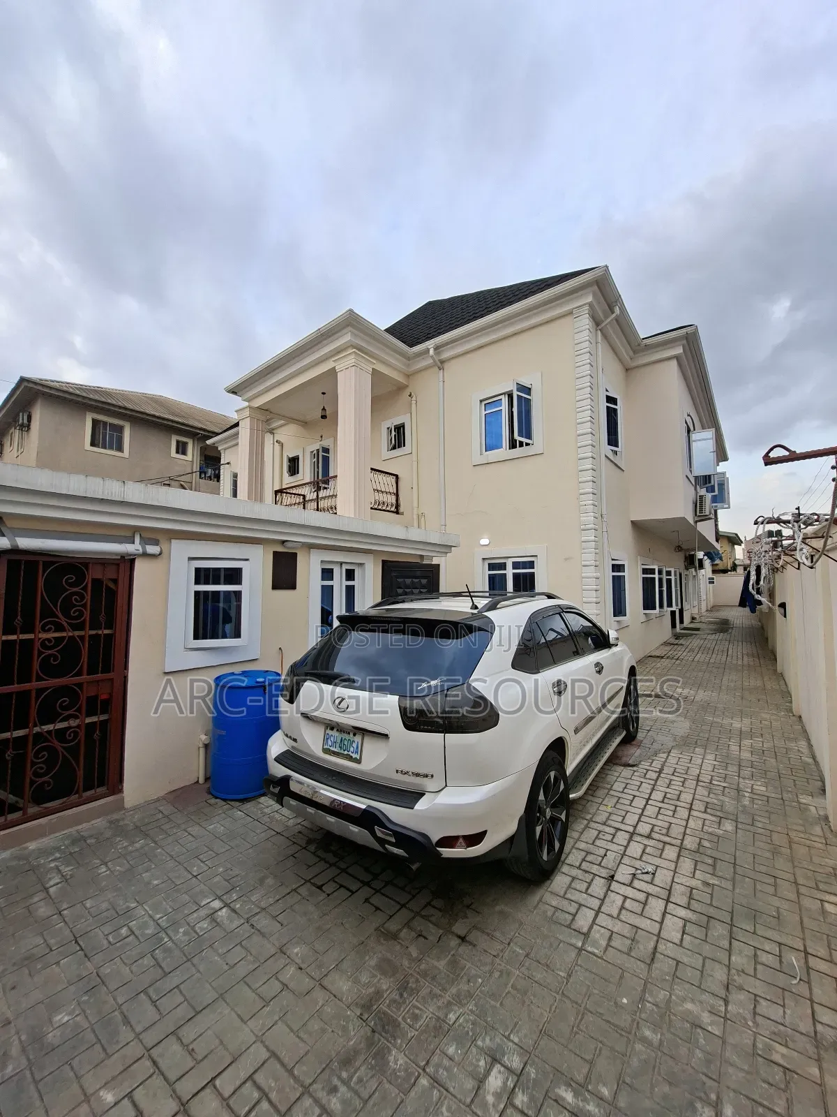 3bdrm Block of Flats in Ago Palace for sale in Ago Palace
