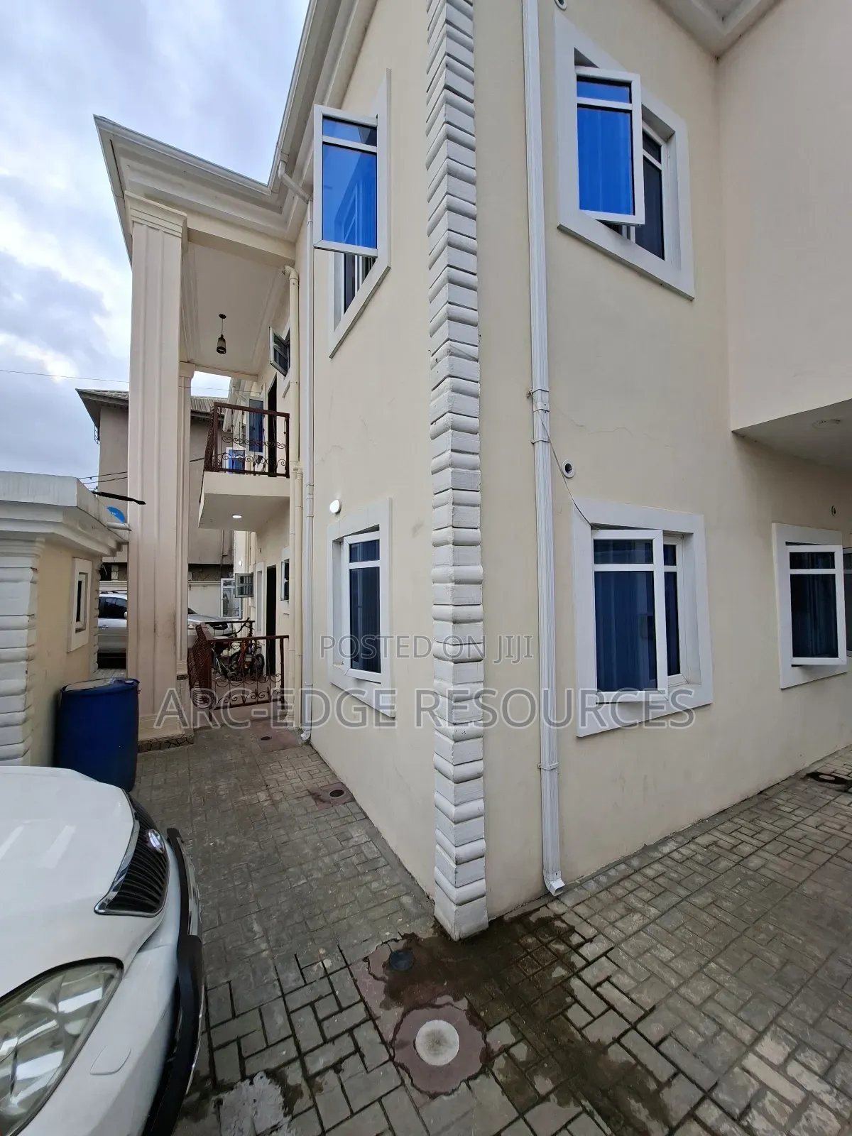 3bdrm Block of Flats in Ago Palace for sale in Ago Palace