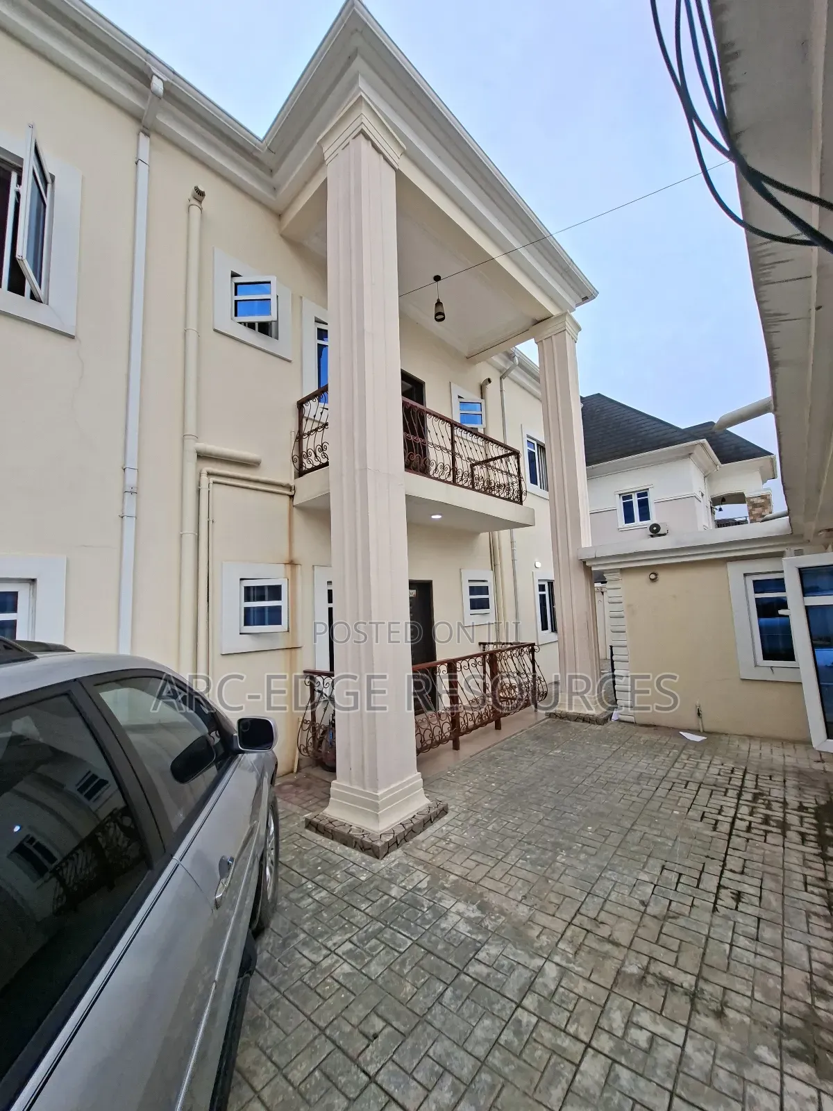 3bdrm Block of Flats in Ago Palace for sale in Ago Palace