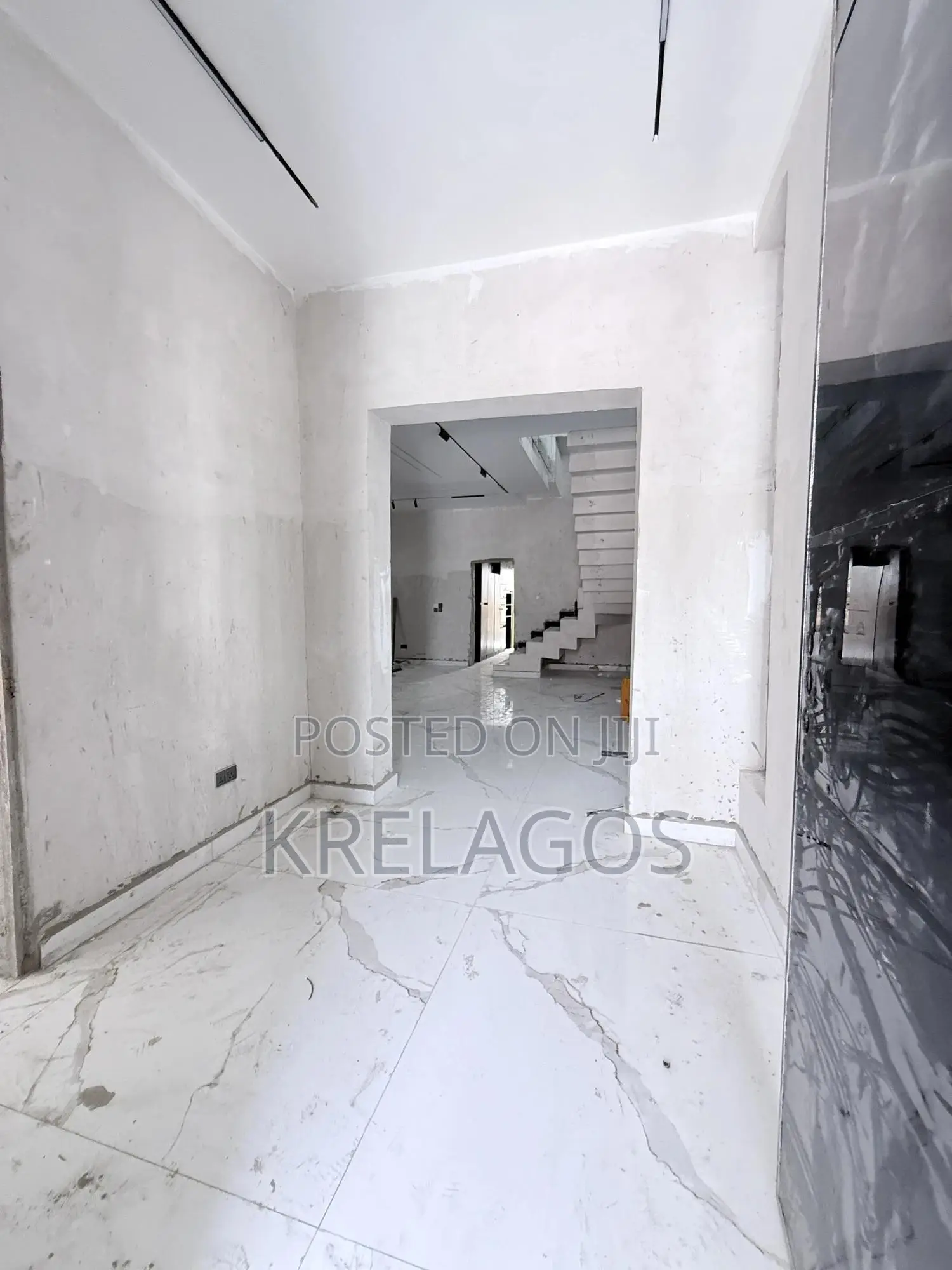 5bdrm Duplex in Lekki Phase 1 for sale in Lekki Phase 1
