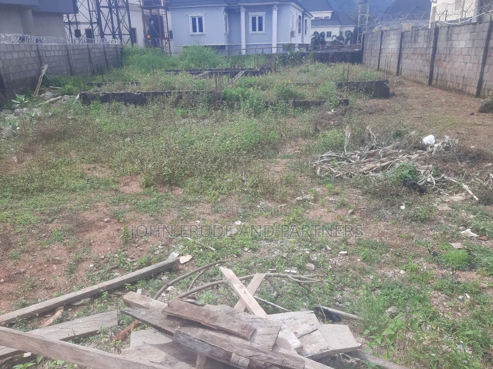 Well Located and Buildable Land in Dawaki