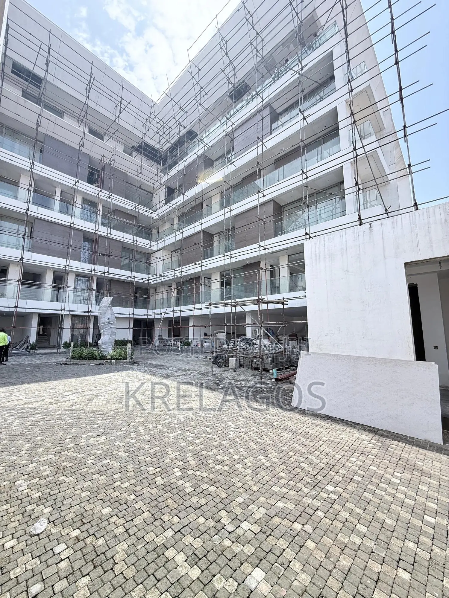 For Sale 4 Bedroom Maisonette With Bq in Lekki Phase 1