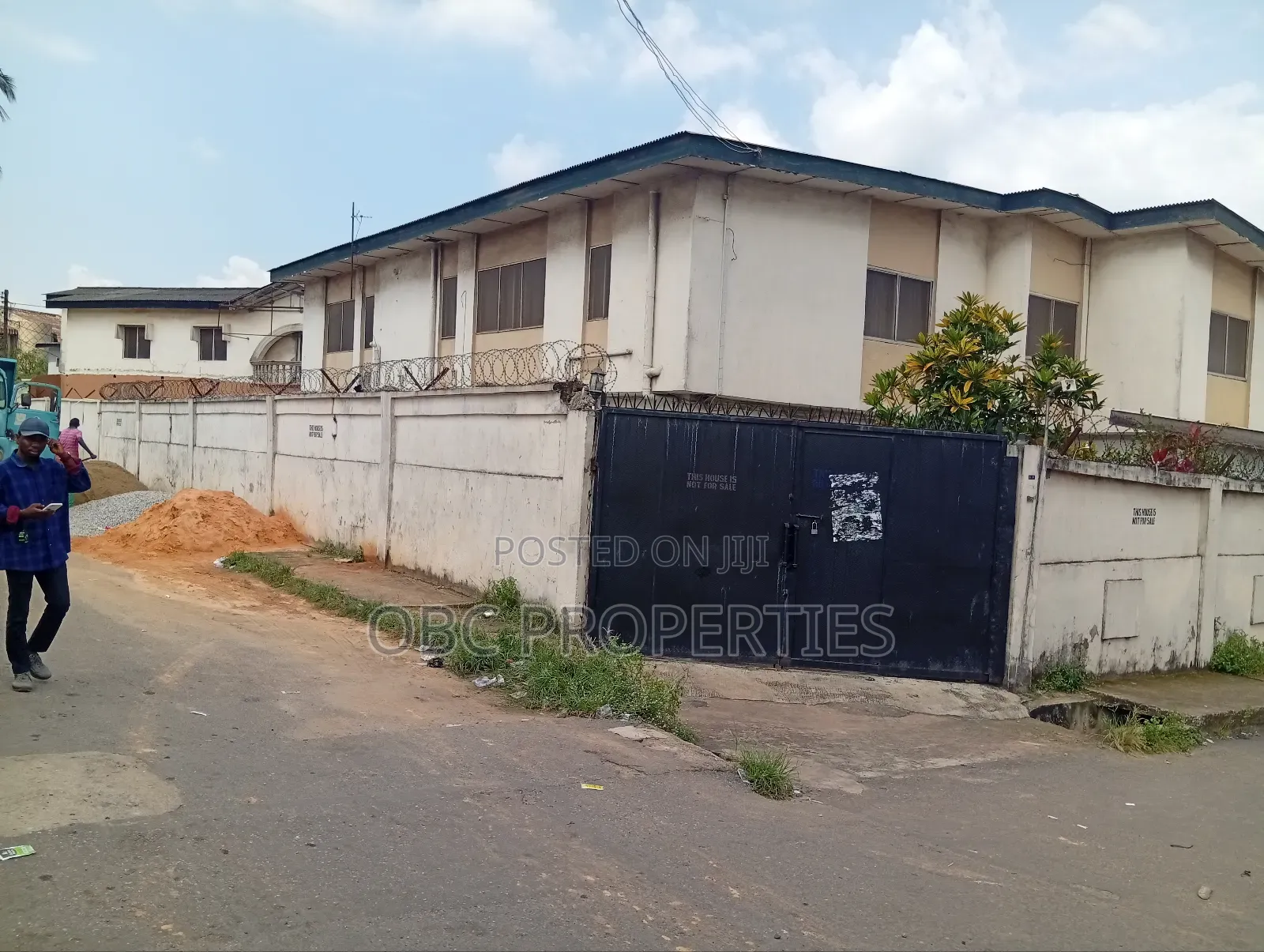 7bdrm Duplex in Berger for sale in Berger