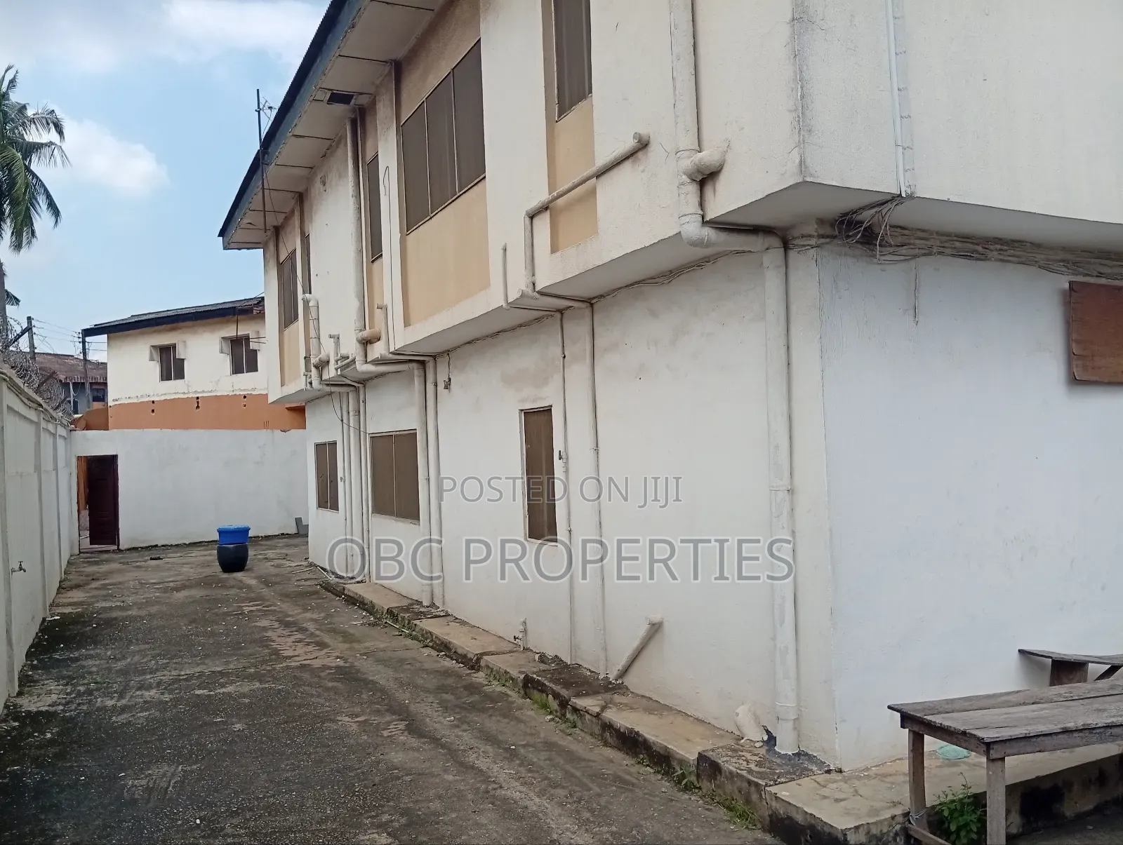 7bdrm Duplex in Berger for sale in Berger