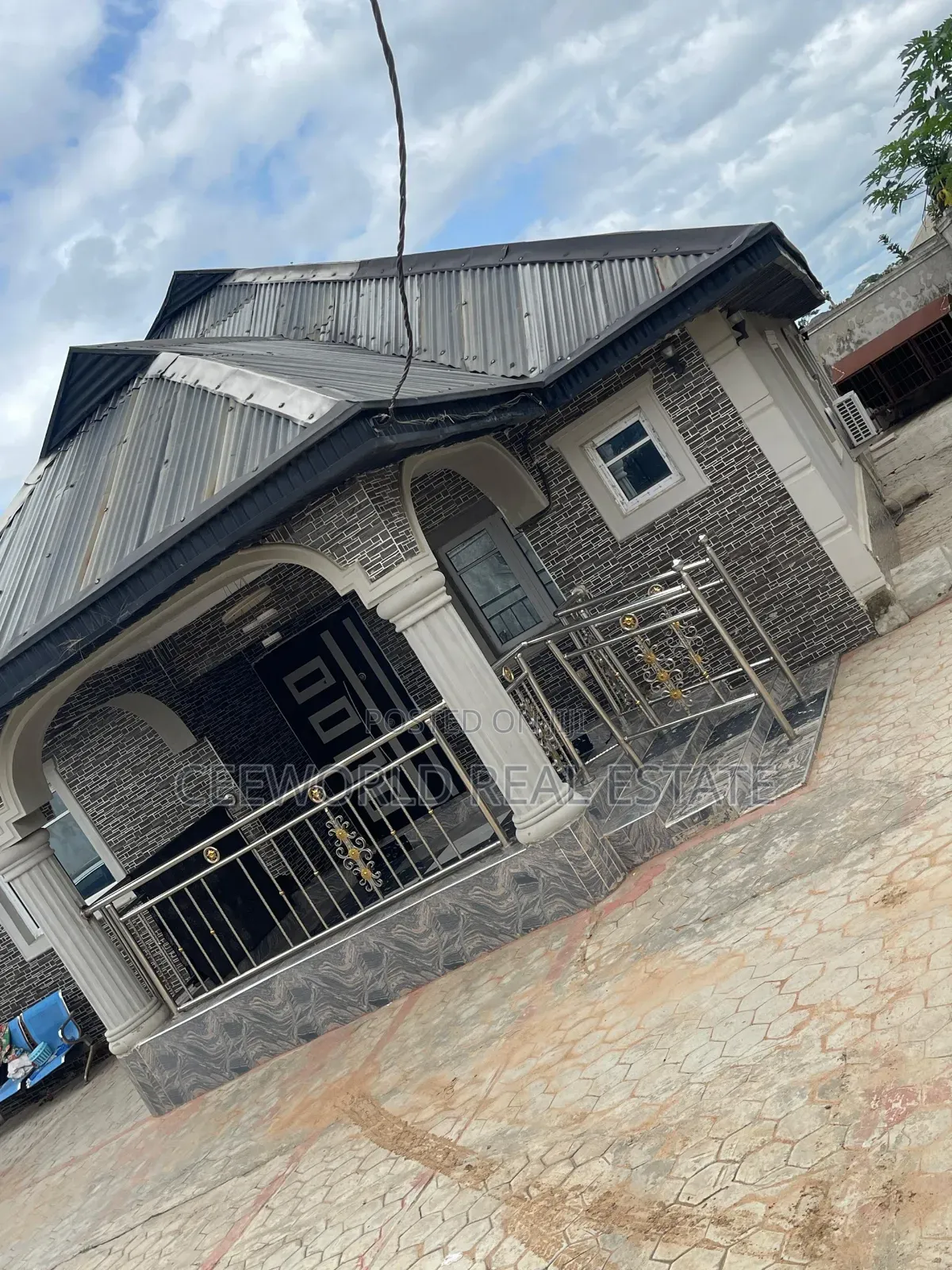 3bdrm Bungalow in Alayo Estate Jiboye, Apata for sale in Apata