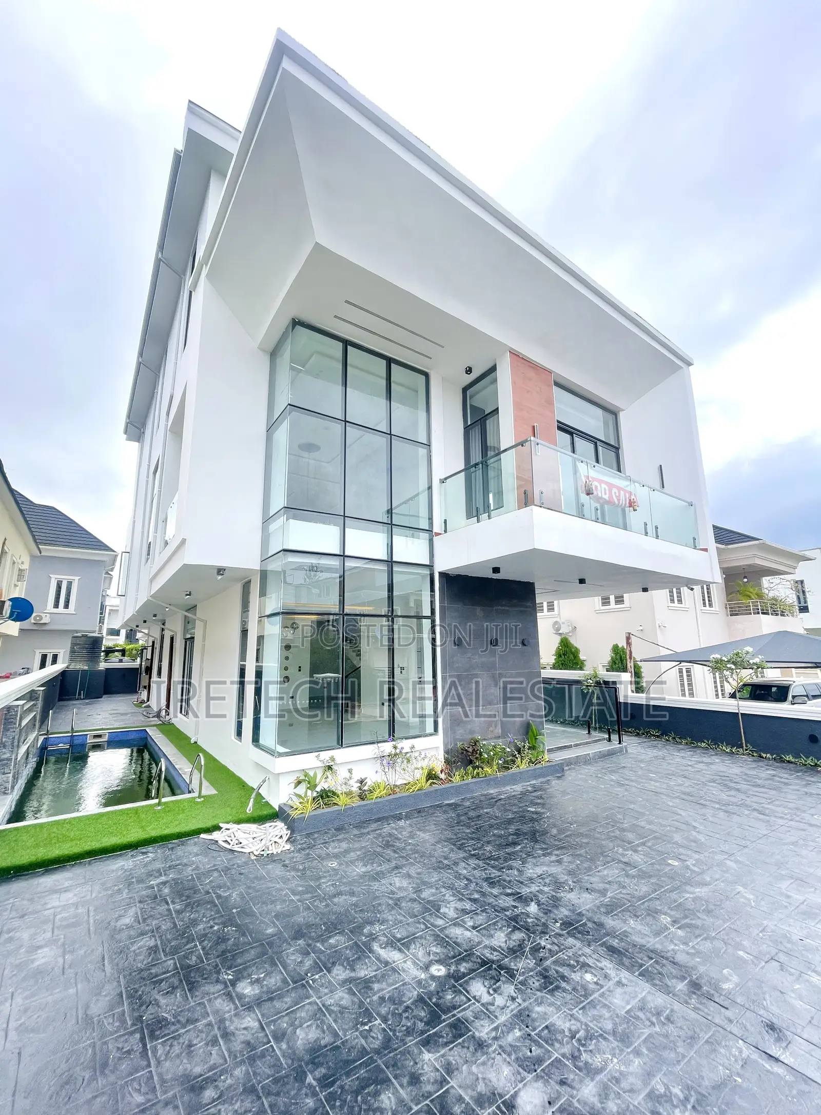 5bdrm Duplex in Megamound Estate for sale in Lekki