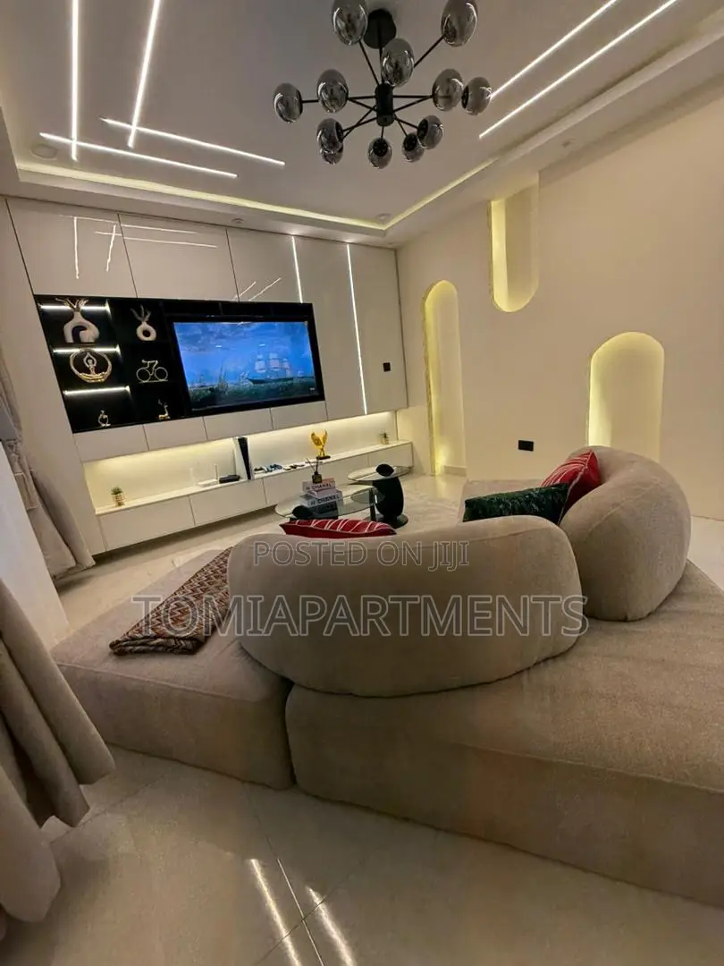 Luxury 1 Bedroom Shortlet Apartment With Ps5 in Lekki Phase 1 in Lekki Phase 1