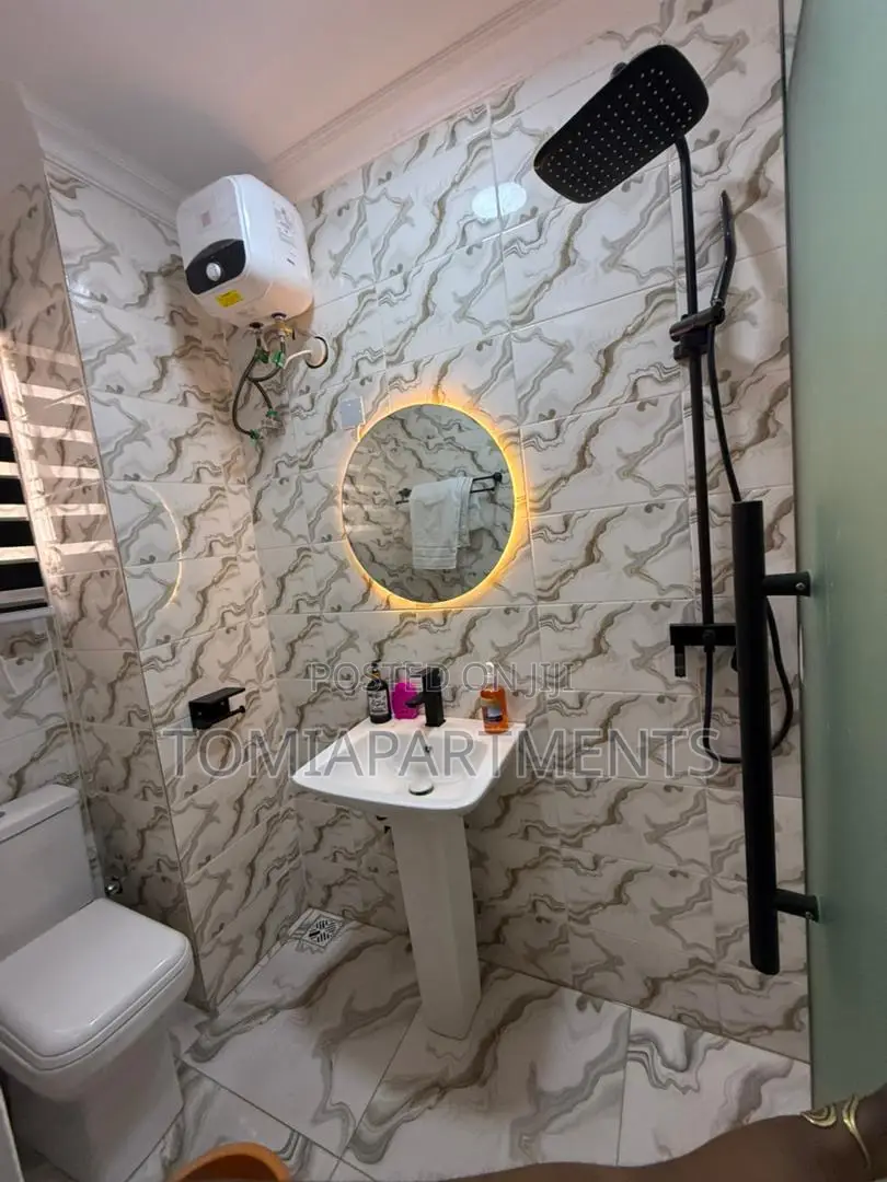 Luxury 1 Bedroom Shortlet Apartment With Ps5 in Lekki Phase 1 in Lekki Phase 1