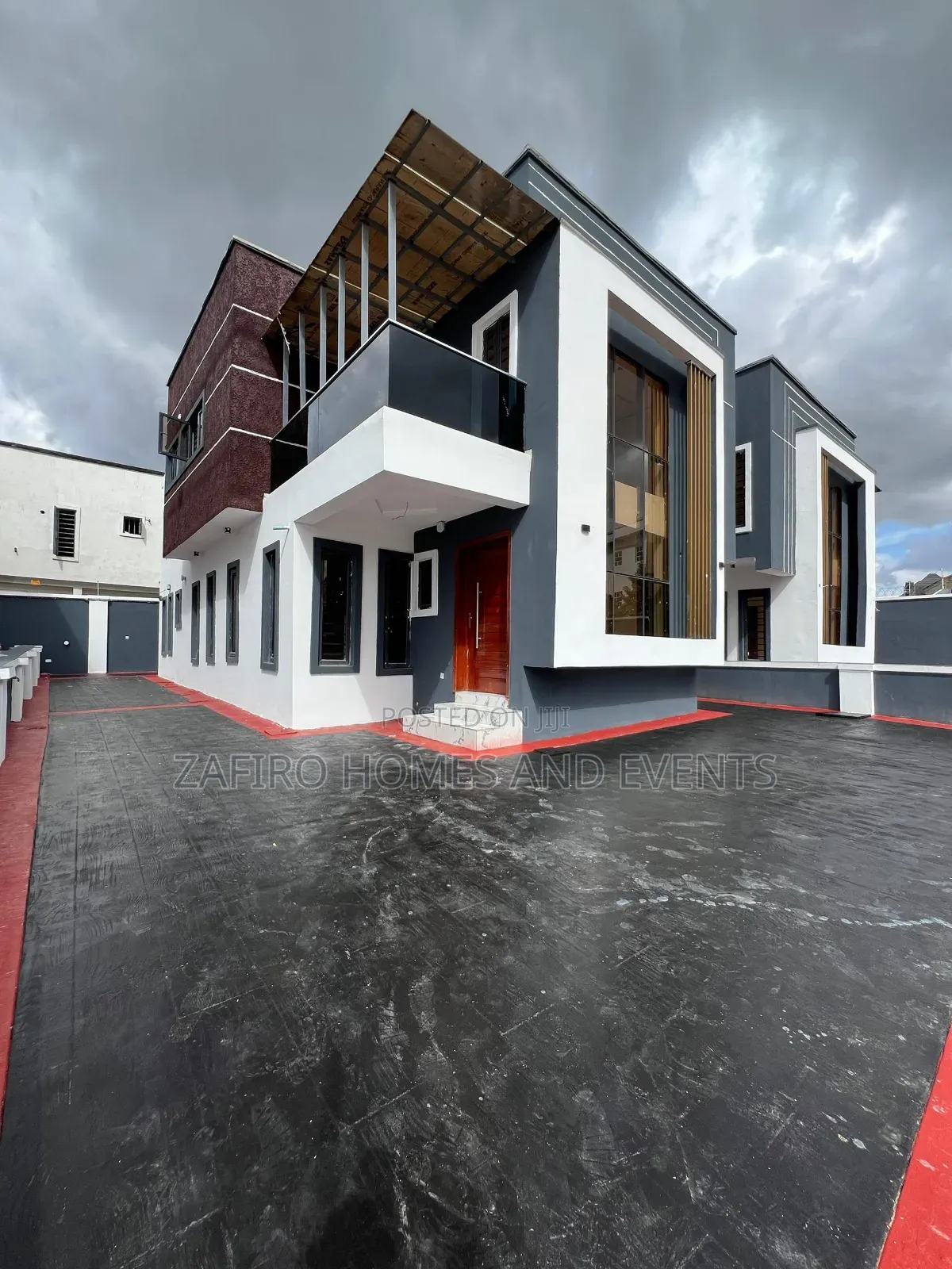 4bdrm Duplex in Chief Lateef Oyelade for sale in Ibadan