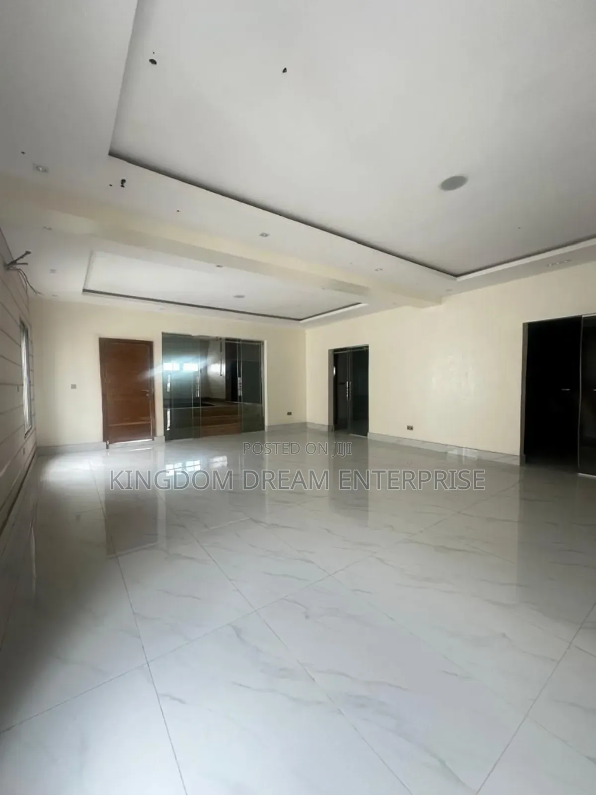 5bdrm Duplex in Lekki Phase 1 for sale in Lekki Phase 1