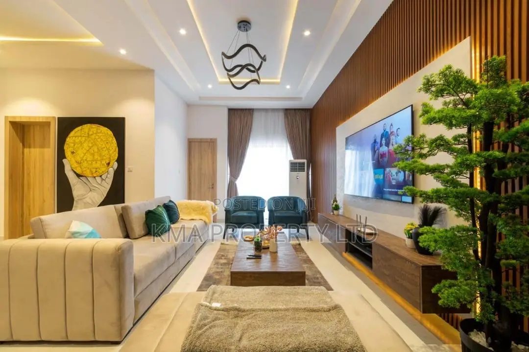 Luxurious 2 Bedroom Apartment With Rooftop Swimming Pool and Snooker in Lekki Phase 1