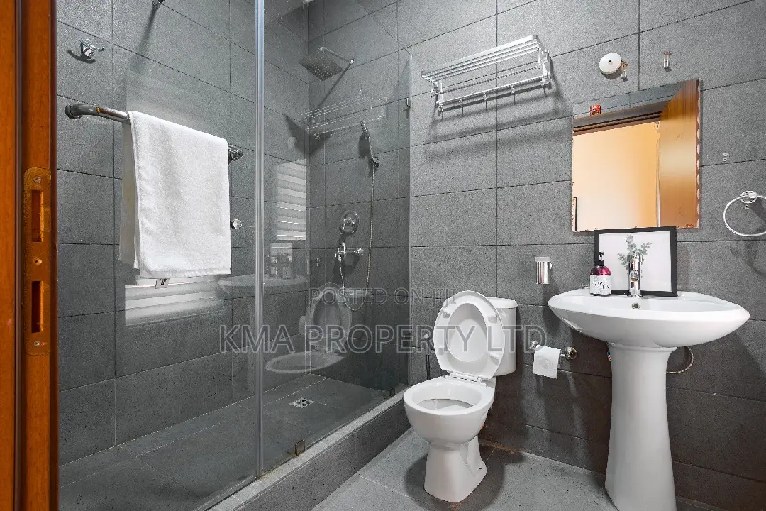 Luxurious 3 Bedroom Duplex With Snooker in Lekki Phase 1