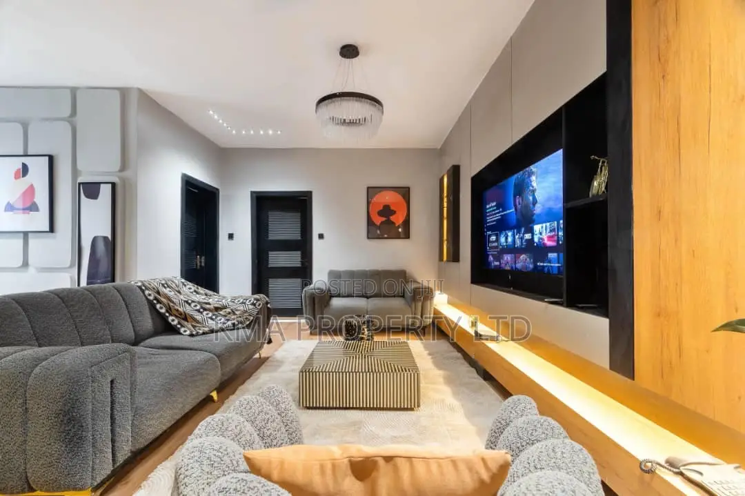 Luxurious 2 Bedroom Apartment With Snooker in Lekki Phase 1