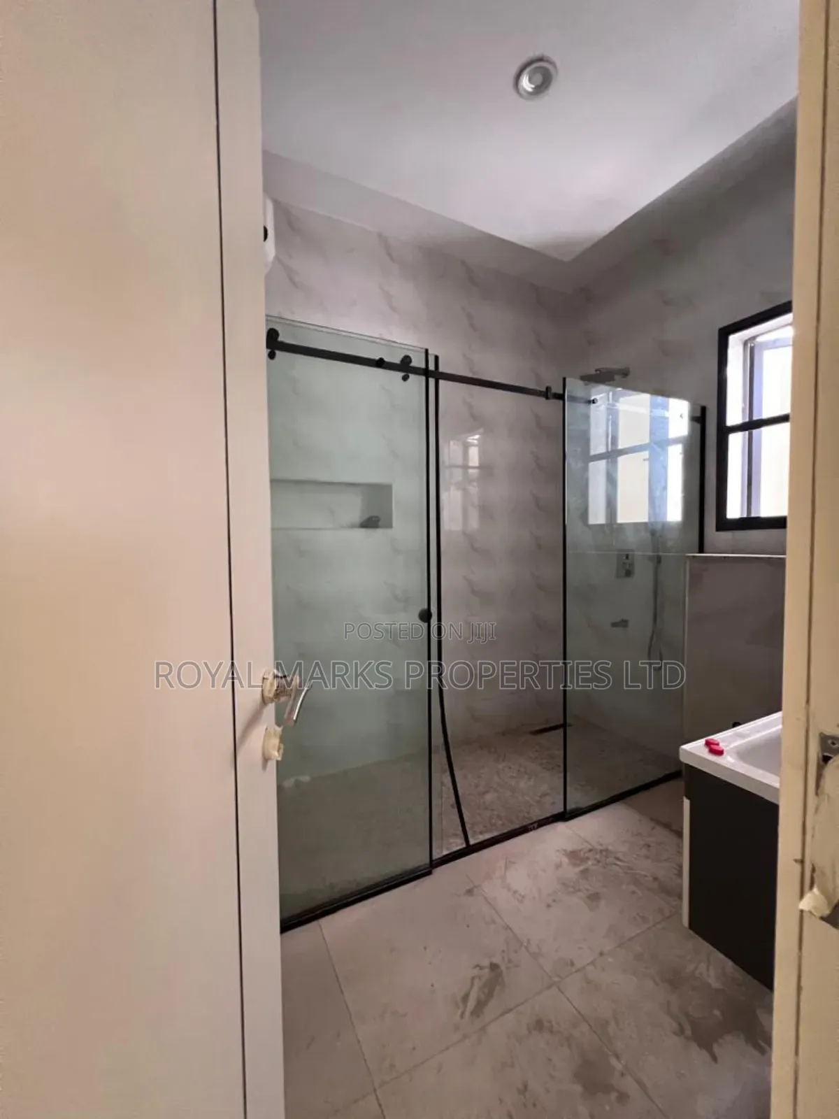 5bdrm Duplex in Utako for sale in Utako