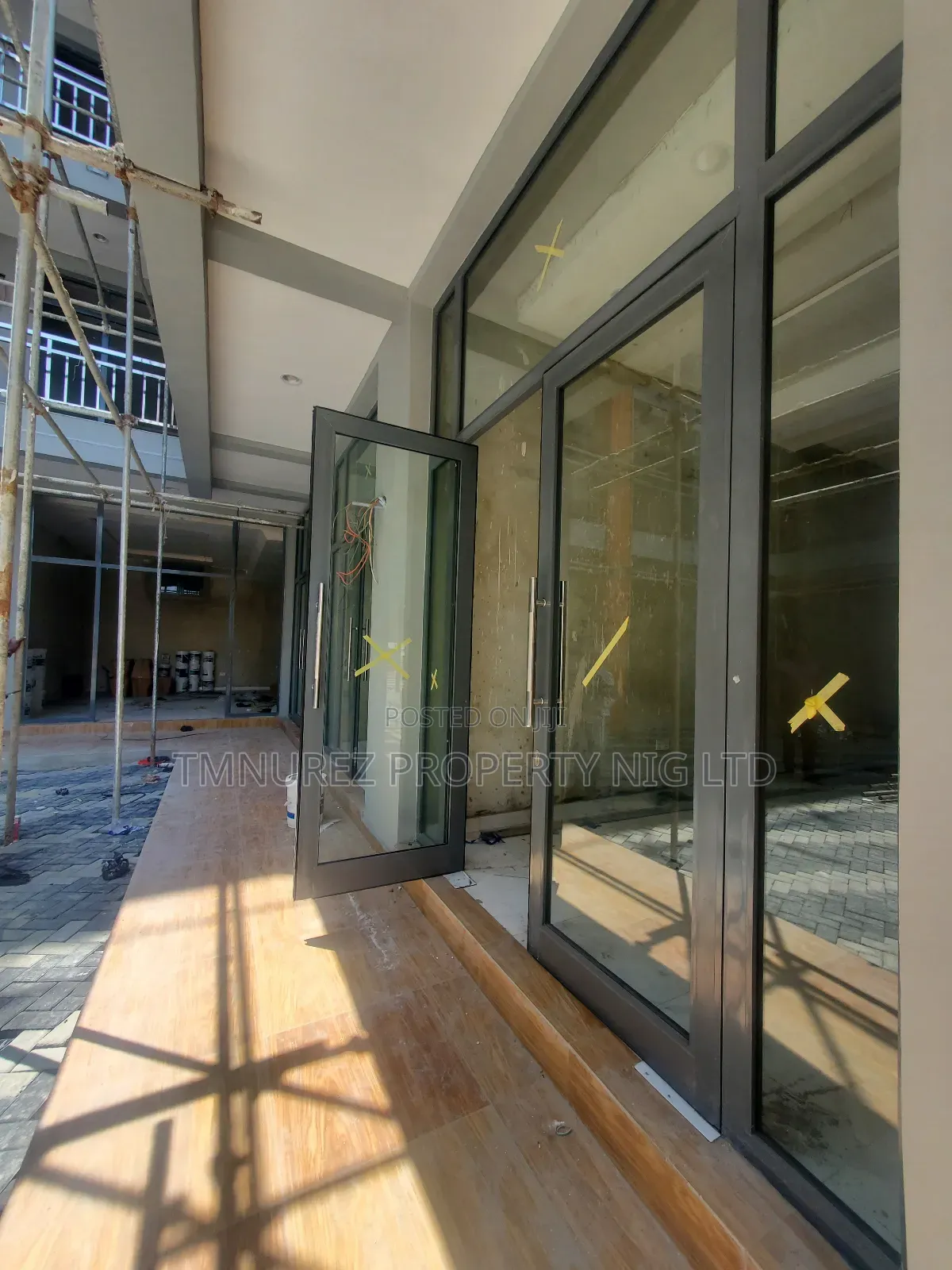 Shop for Rent Orchild Road in Chevron