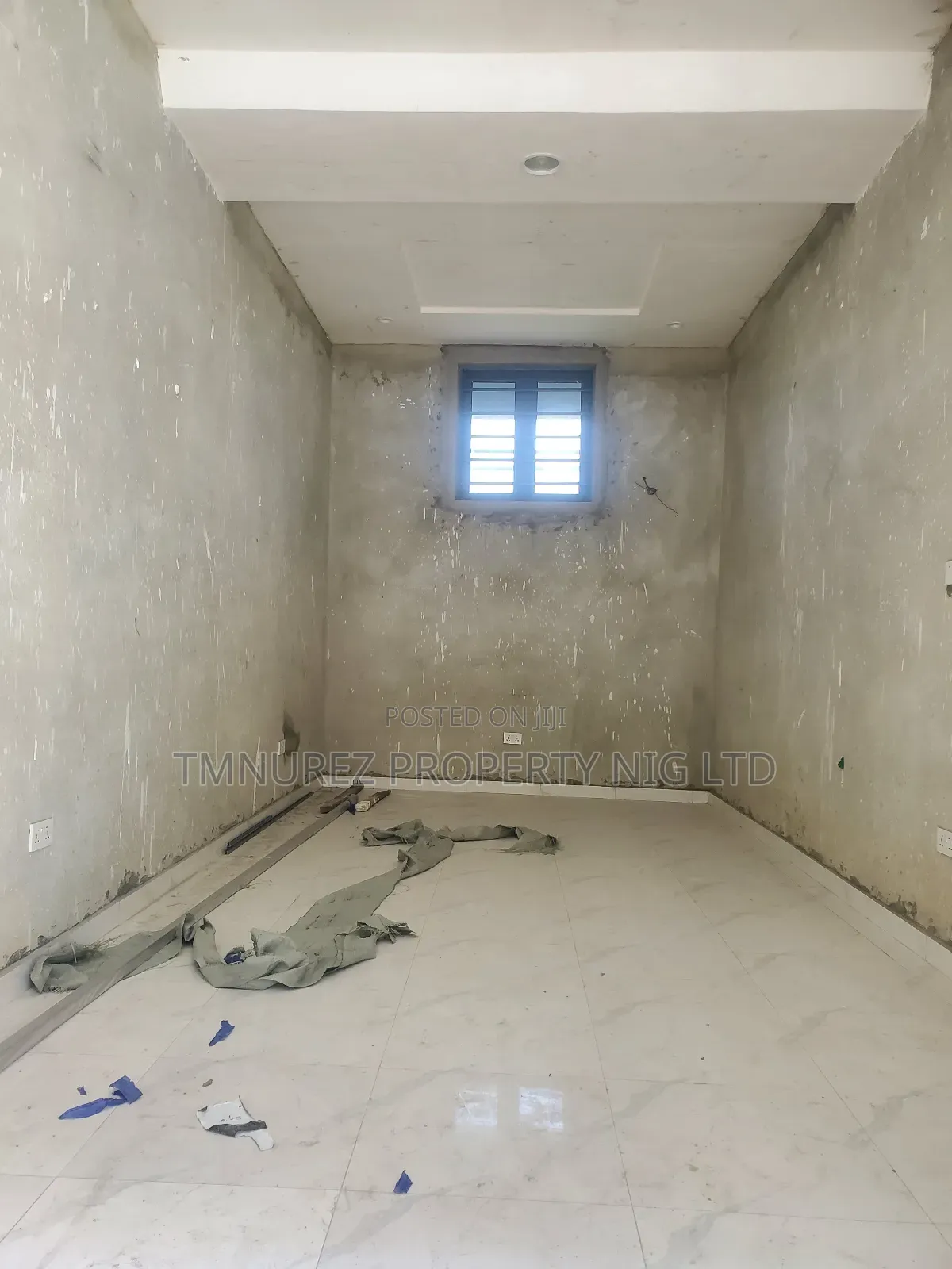 Shop for Rent Orchild Road in Chevron