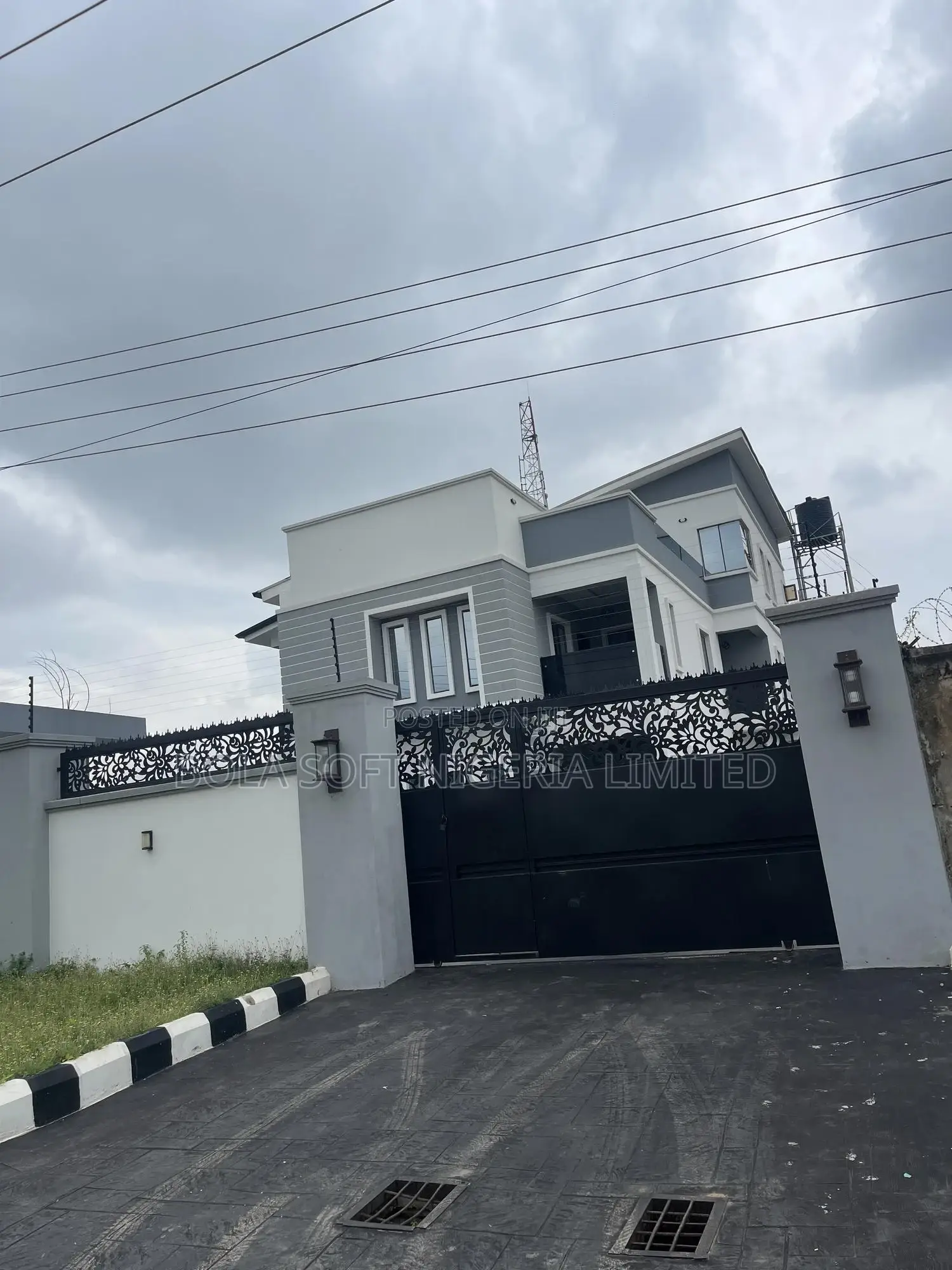 4bdrm Duplex in Oluyole Estate , for sale in Oluyole