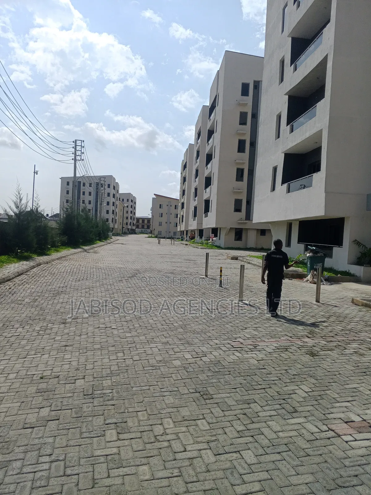 3bdrm Block of Flats in Greater Lagos County, Ogunlana for sale in Ogunlana