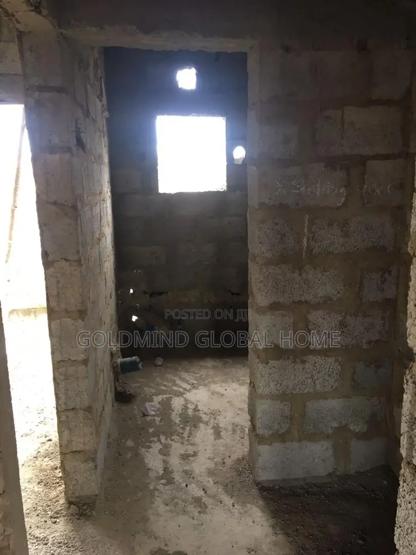 5bdrm Duplex In Crown Luxury Estate, Sabon Lugbe For Sale in Sabon Lugbe