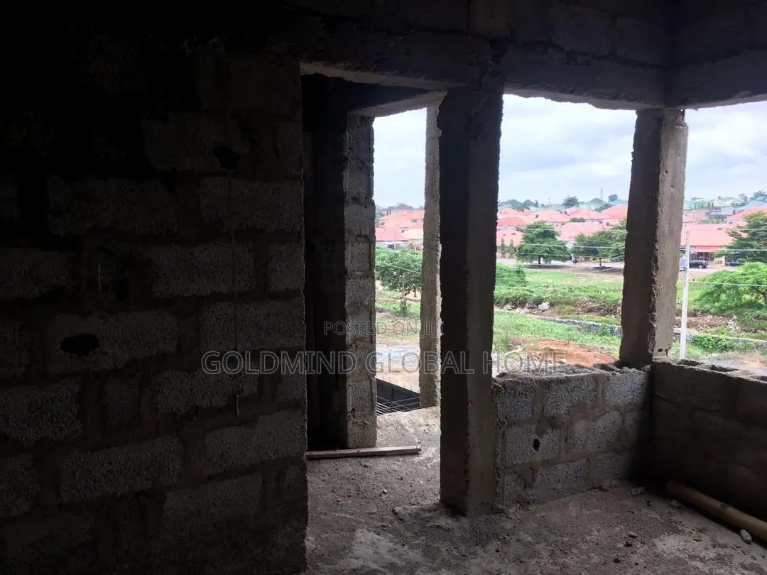 5bdrm Duplex in Sabon Lugbe for sale in Sabon Lugbe
