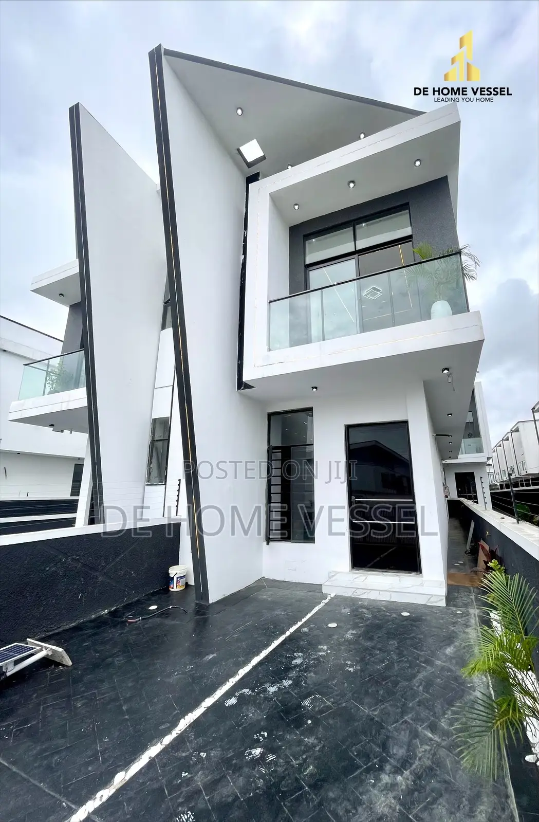 4bdrm Duplex in Ikota for sale in Ikota