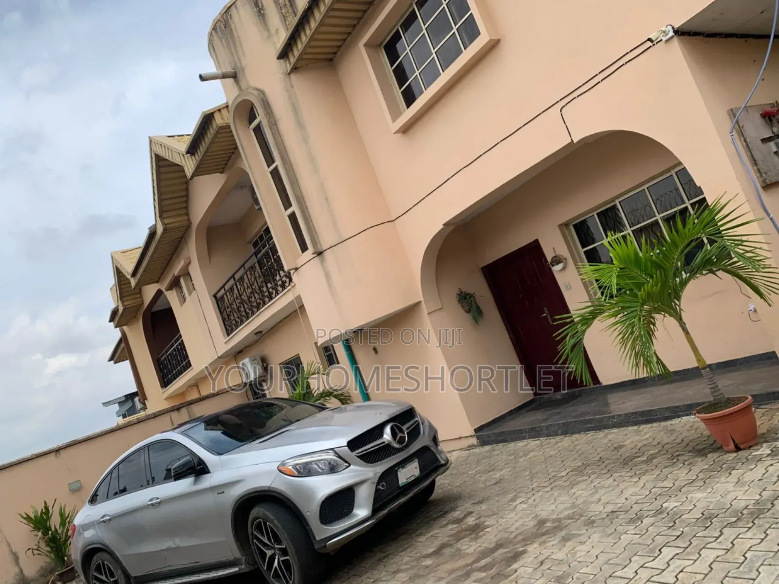 Luxury 4 Bedroom Duplex With Table Socker in GRA Phase 2 Shangisha