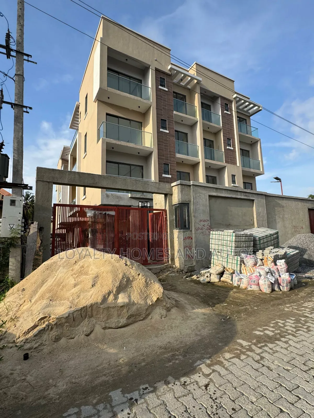 Furnished 2bdrm Apartment In Ologolo For Sale in Ologolo