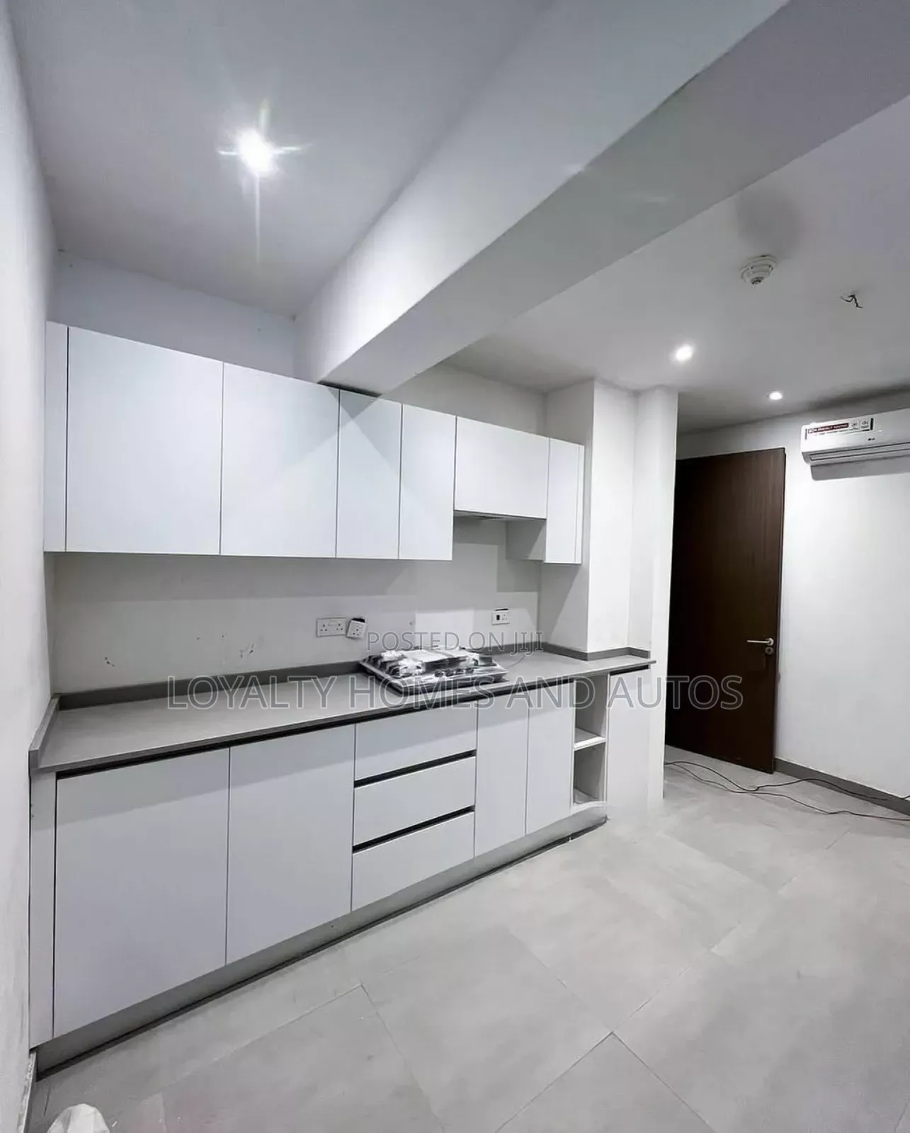 Furnished 3bdrm Apartment in Lekki Phase 1 for sale in Lekki Phase 1