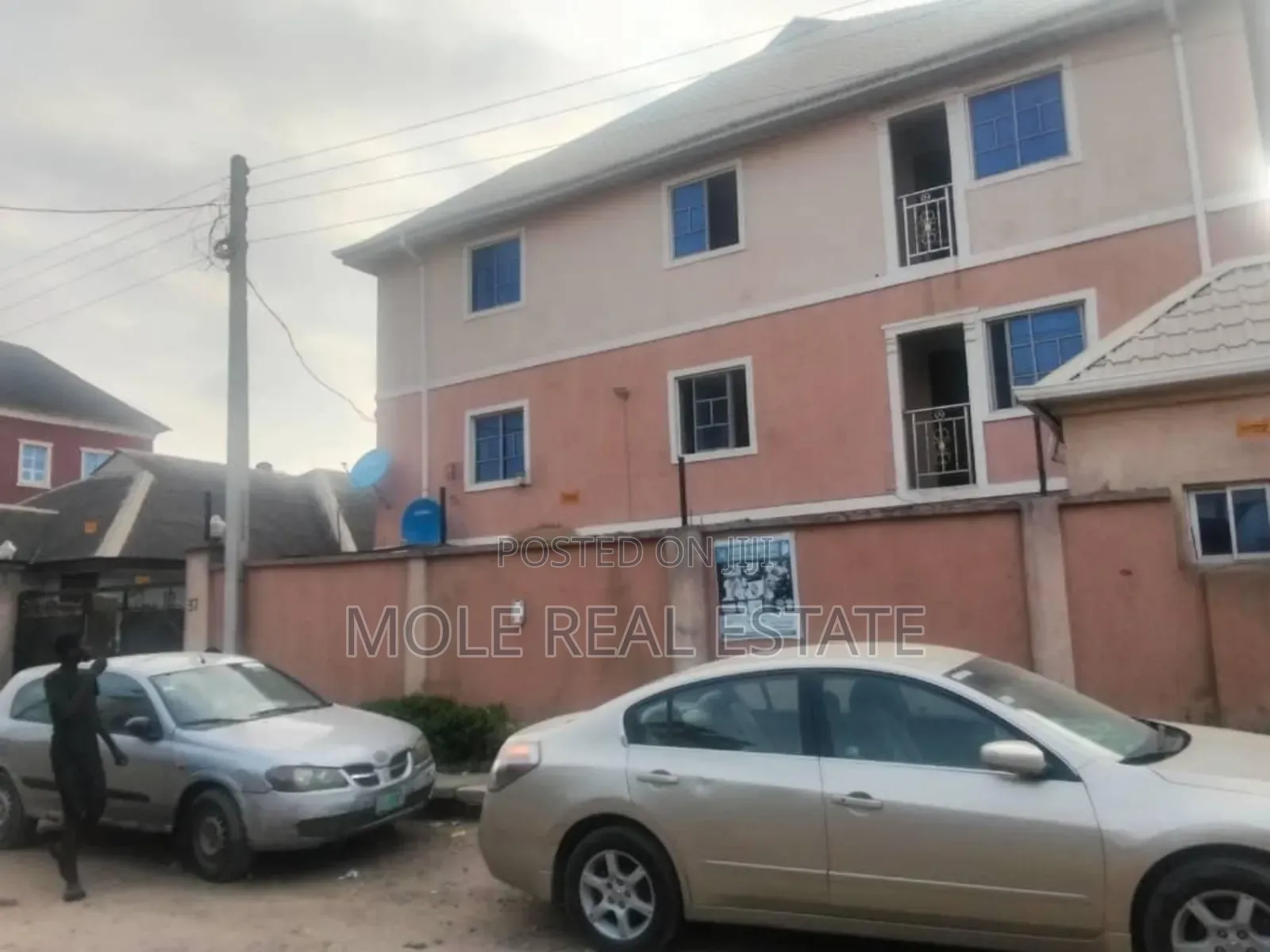 Half Plot Ishefun Ayobo Close to the Road in Ikotun / Ikotun/Igando