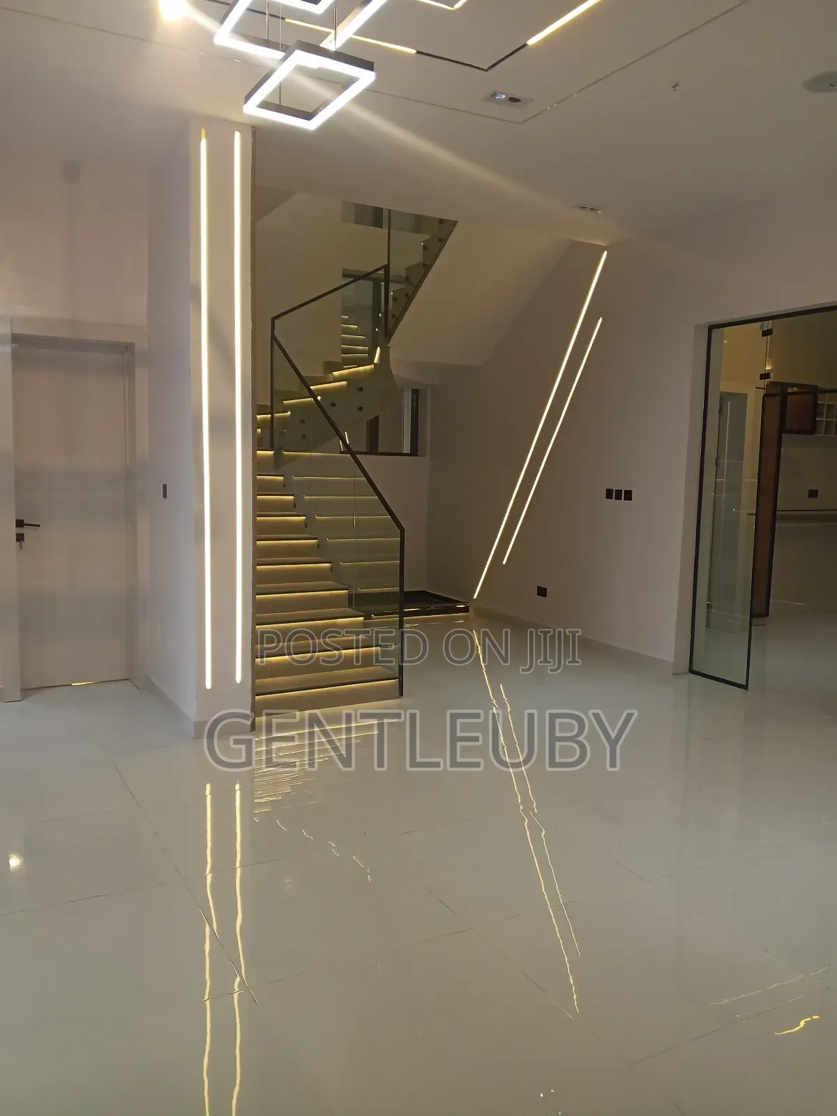 5bdrm Duplex in Discovery Park, Lekki Phase 2 for sale in Lekki Phase 2