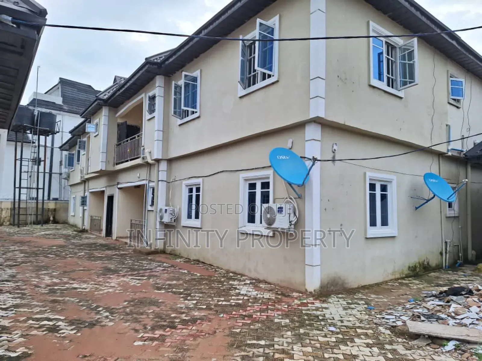 3bdrm Block of Flats in Ugbor Central, Benin City for sale in Benin City