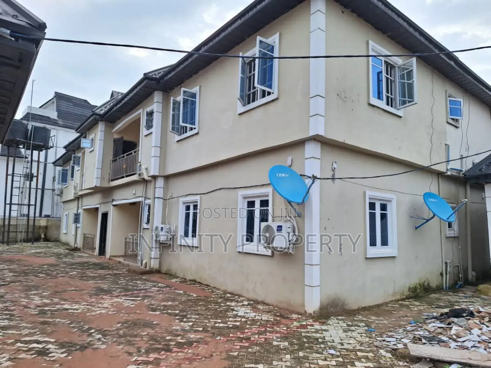 3bdrm Block of Flats in Ugbor Central, Benin City for sale in Benin City