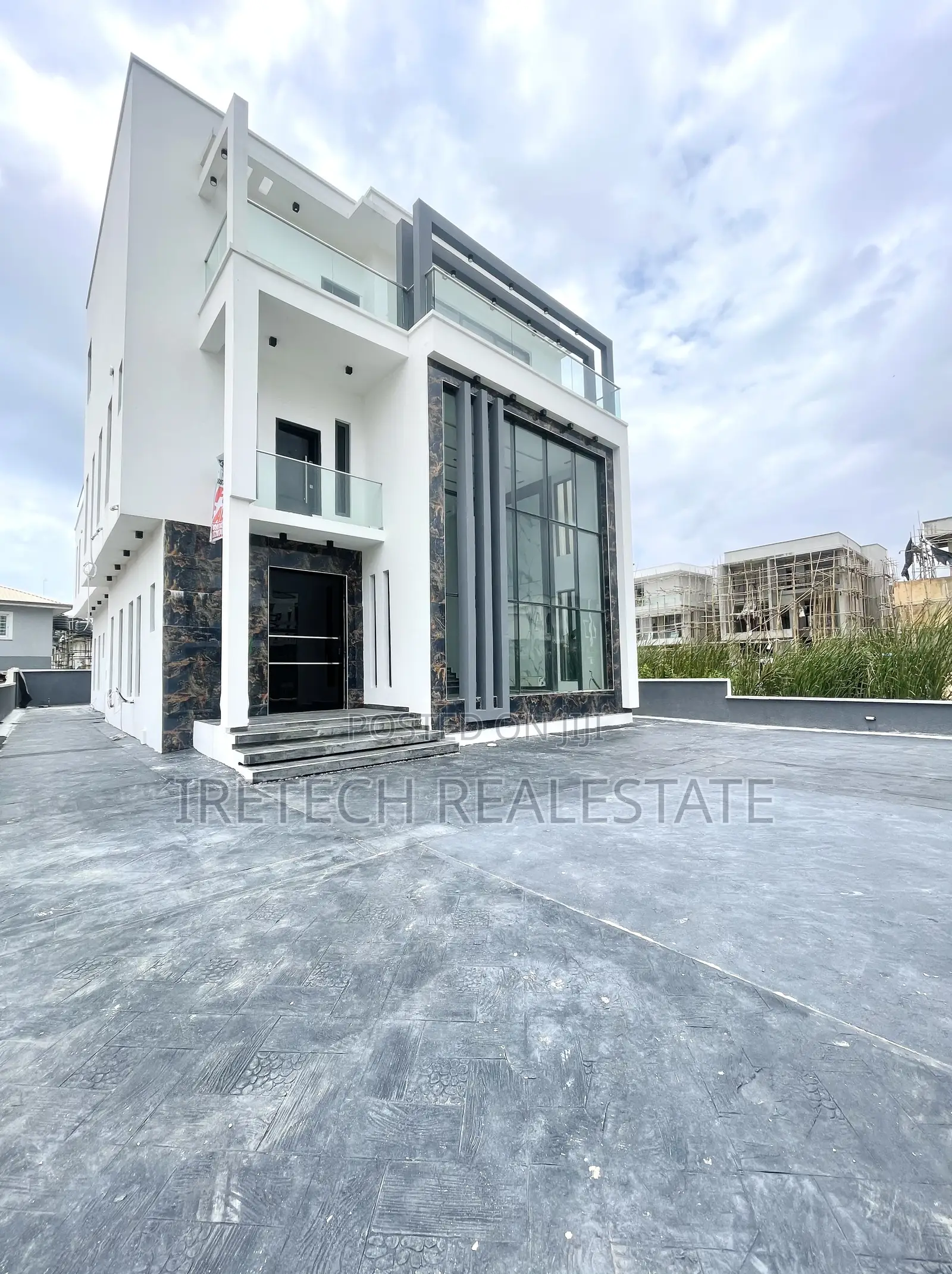 5bdrm Duplex in Megamound Estate for sale in Lekki