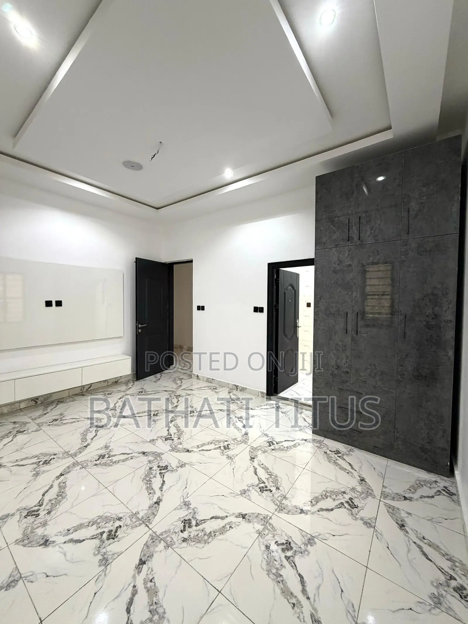 5bdrm Duplex in Gold Court Estate, Wuye for sale in Wuye