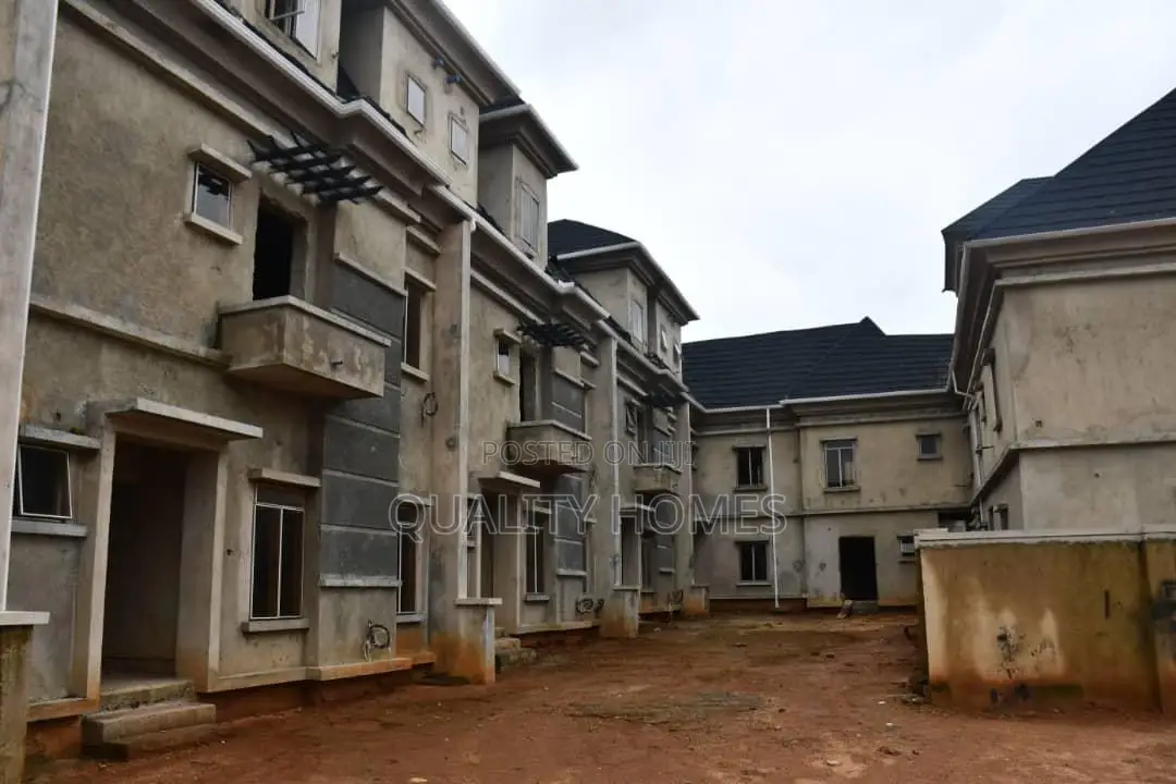 9bdrm Duplex in Life Camp for sale in Life Camp