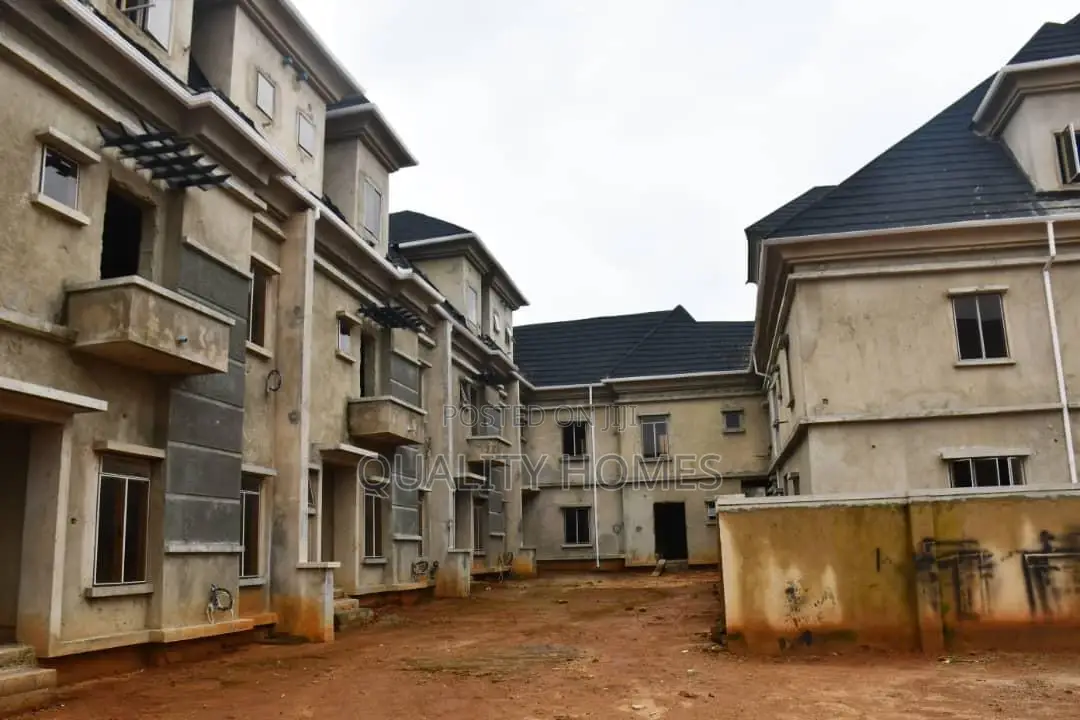 9bdrm Duplex in Life Camp for sale in Life Camp