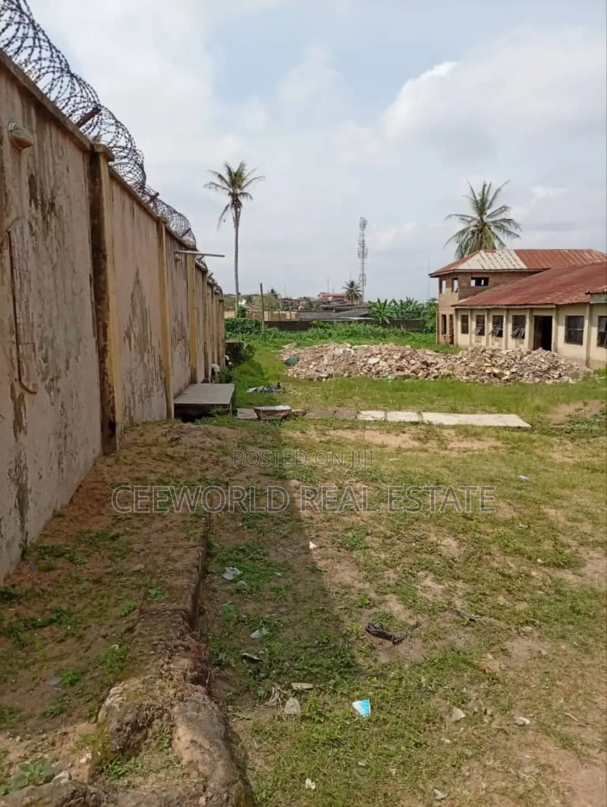 600 SQM Price: #12m Asking* Iwo Road, Ibadan. in Iwo Road