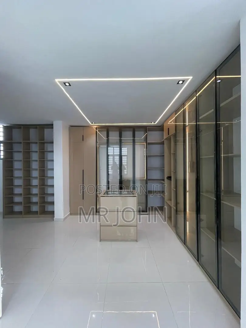 6bdrm Mansion in Chevron Stela Pr, Lekki for sale in Lekki