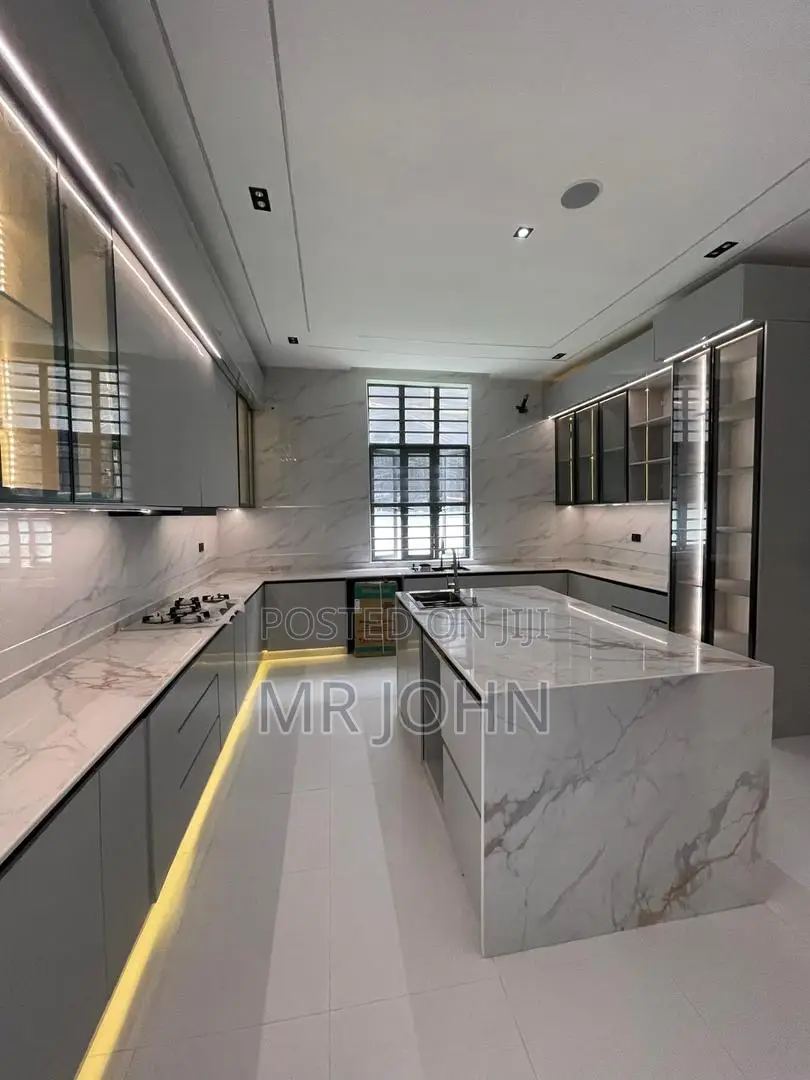6bdrm Mansion in Chevron Stela Pr, Lekki for sale in Lekki
