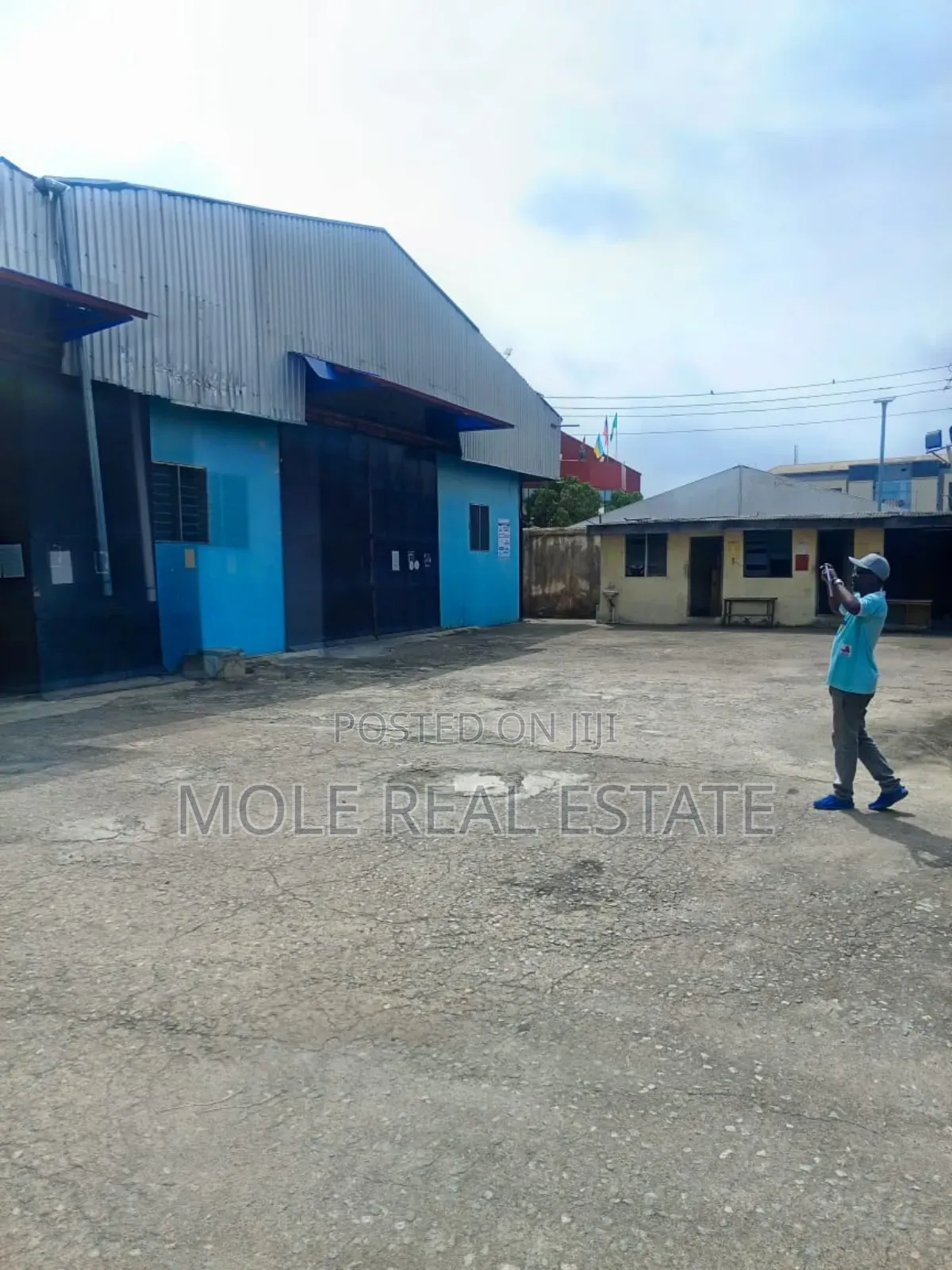 2100sqm Fintional Filling Station 4 Sale Ejigbo Isolo Road in Ejigbo / Ejigbo