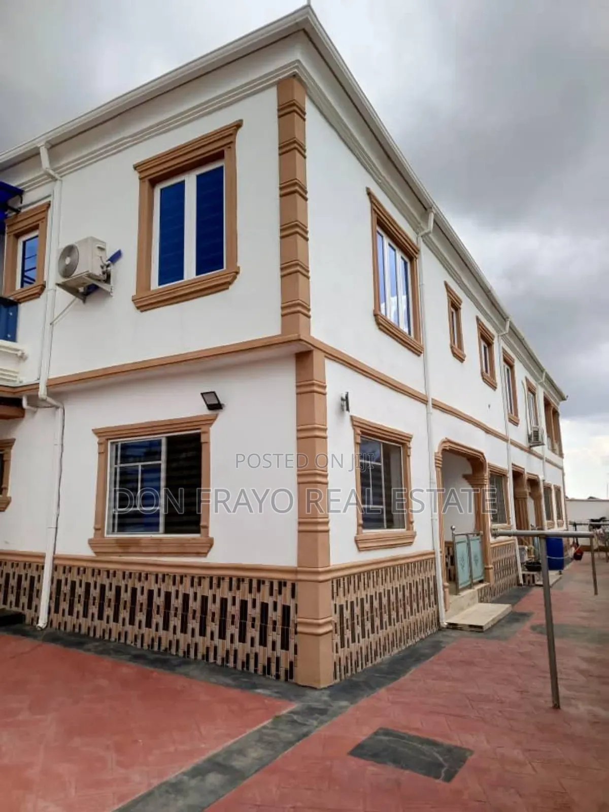 8bdrm Block of Flats in Airport 2Nd Gate, Alakia for sale in Alakia