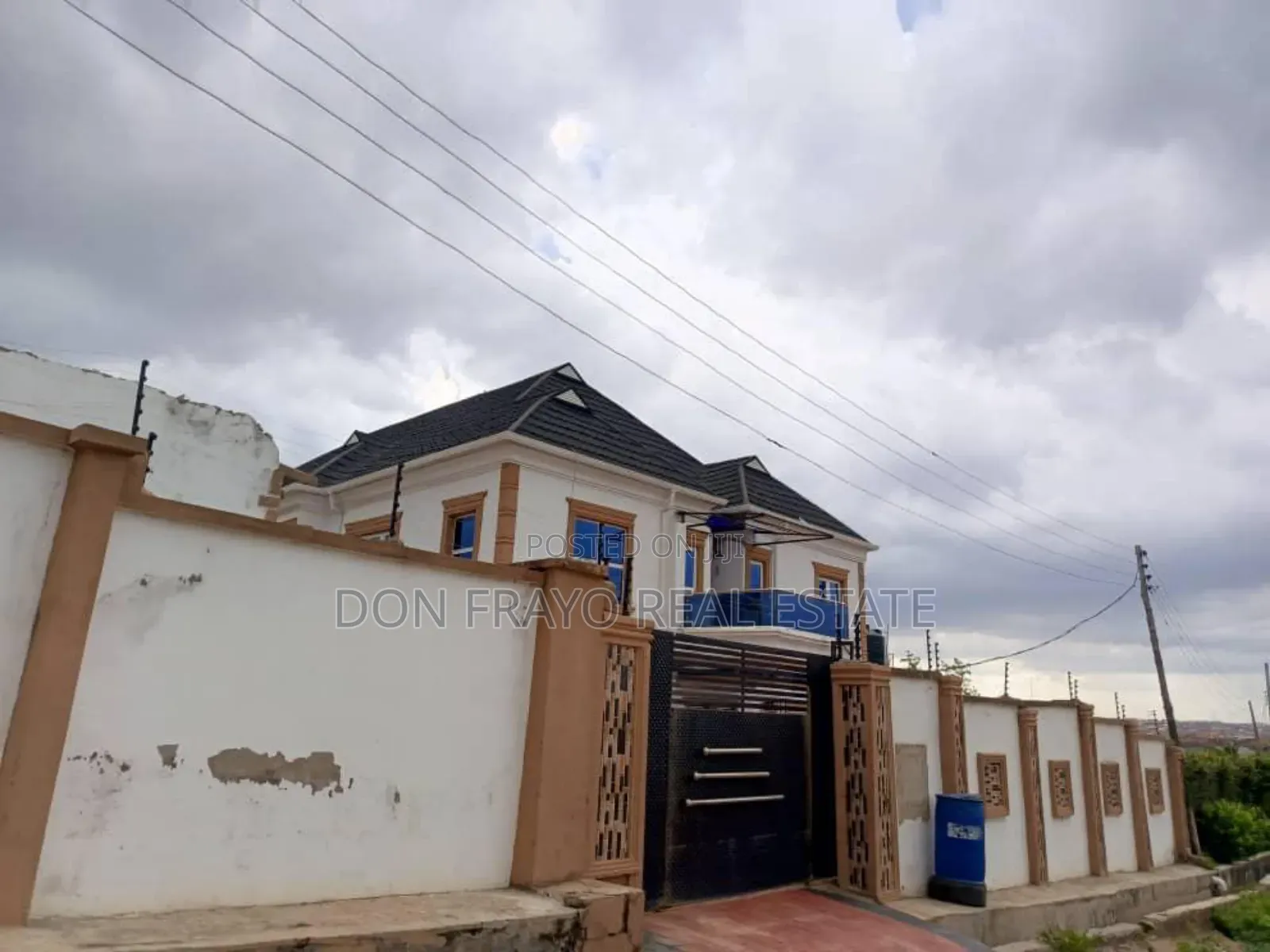 8bdrm Block of Flats in Airport 2Nd Gate, Alakia for sale in Alakia