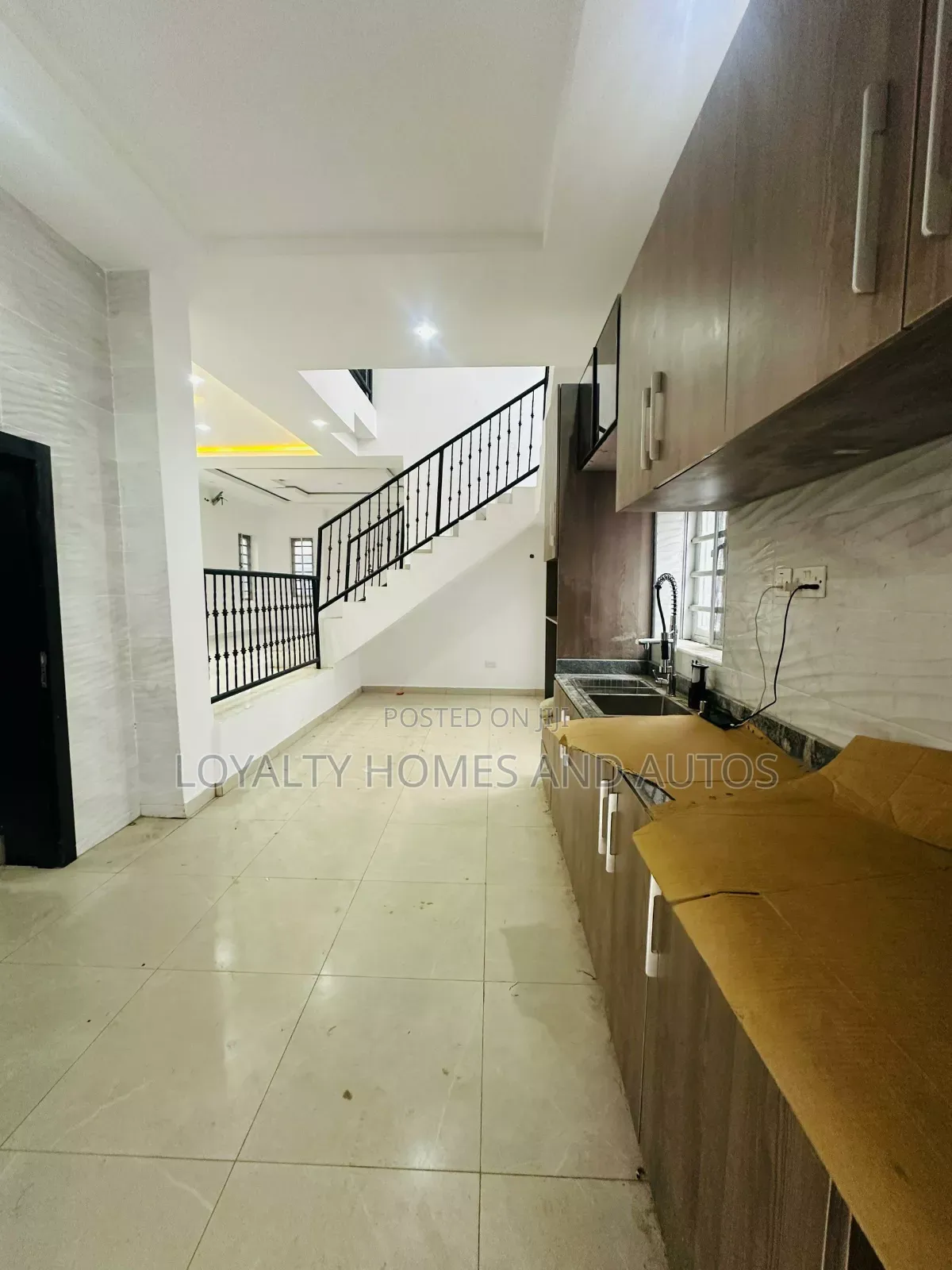 Furnished 3bdrm Apartment in Lekki Phase 1 for sale in Lekki