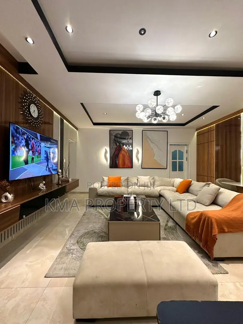 Luxurious 3 Bedroom Apartment With Snooker/Tennis Table in Lekki Phase 1
