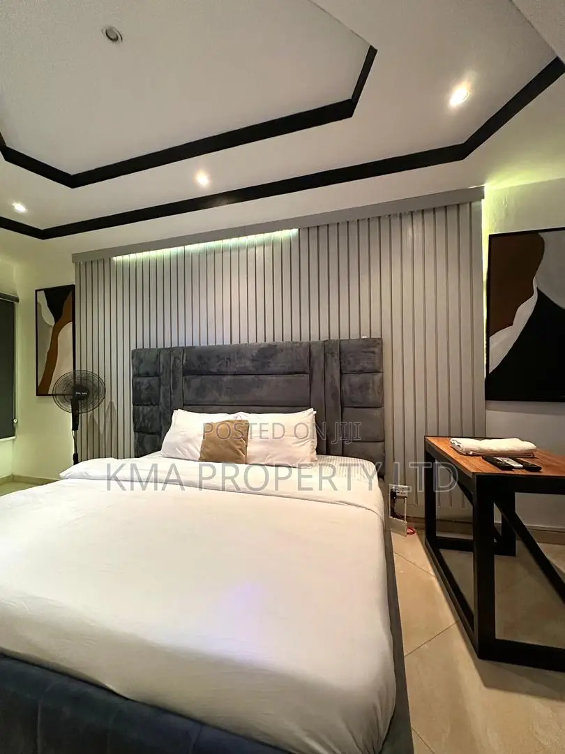 Luxurious 3 Bedroom Apartment With Snooker/Tennis Table in Lekki Phase 1
