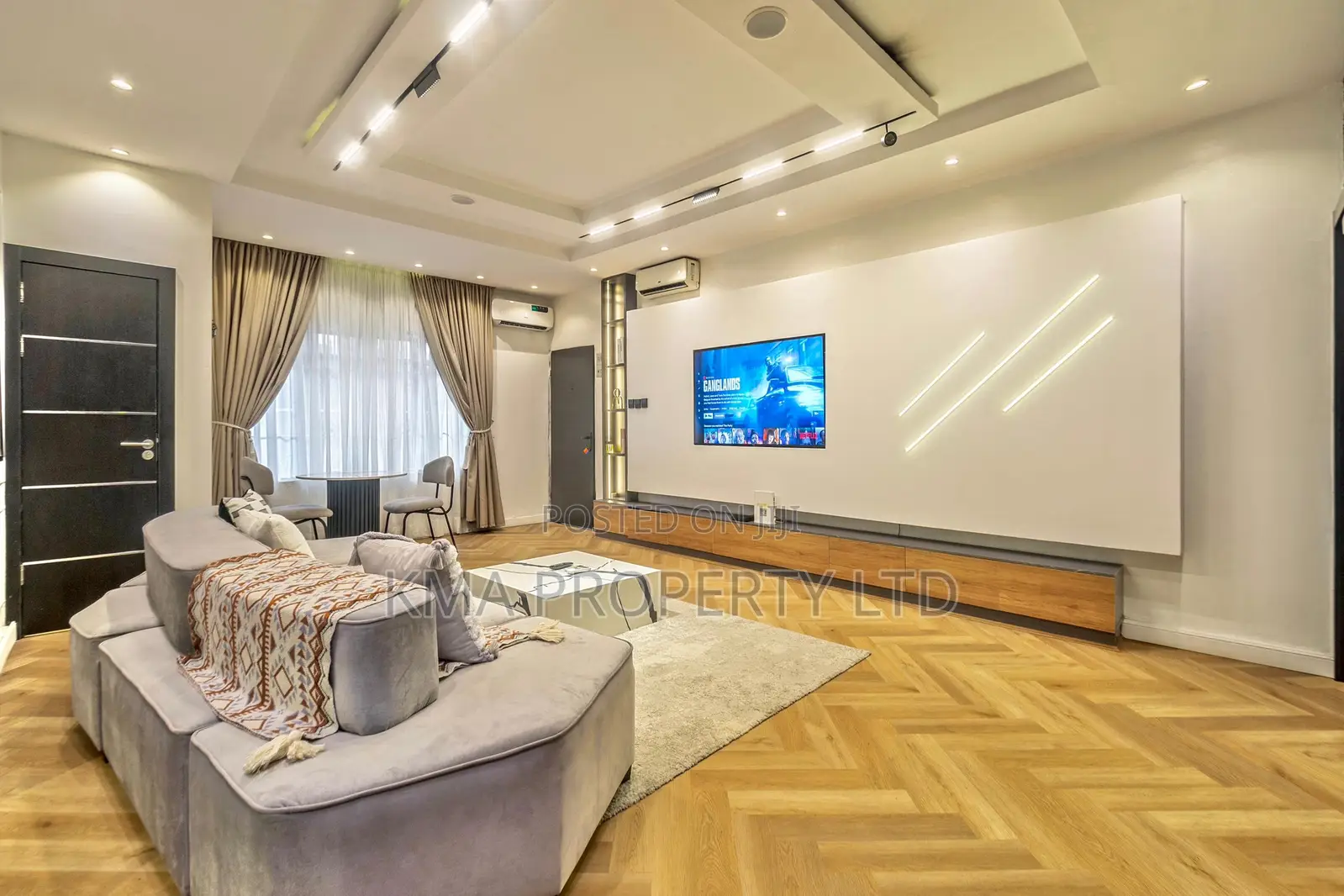 Luxurious 2 Bedroom Apartment With Ps5 and Swimming Pool in Lekki Phase 1